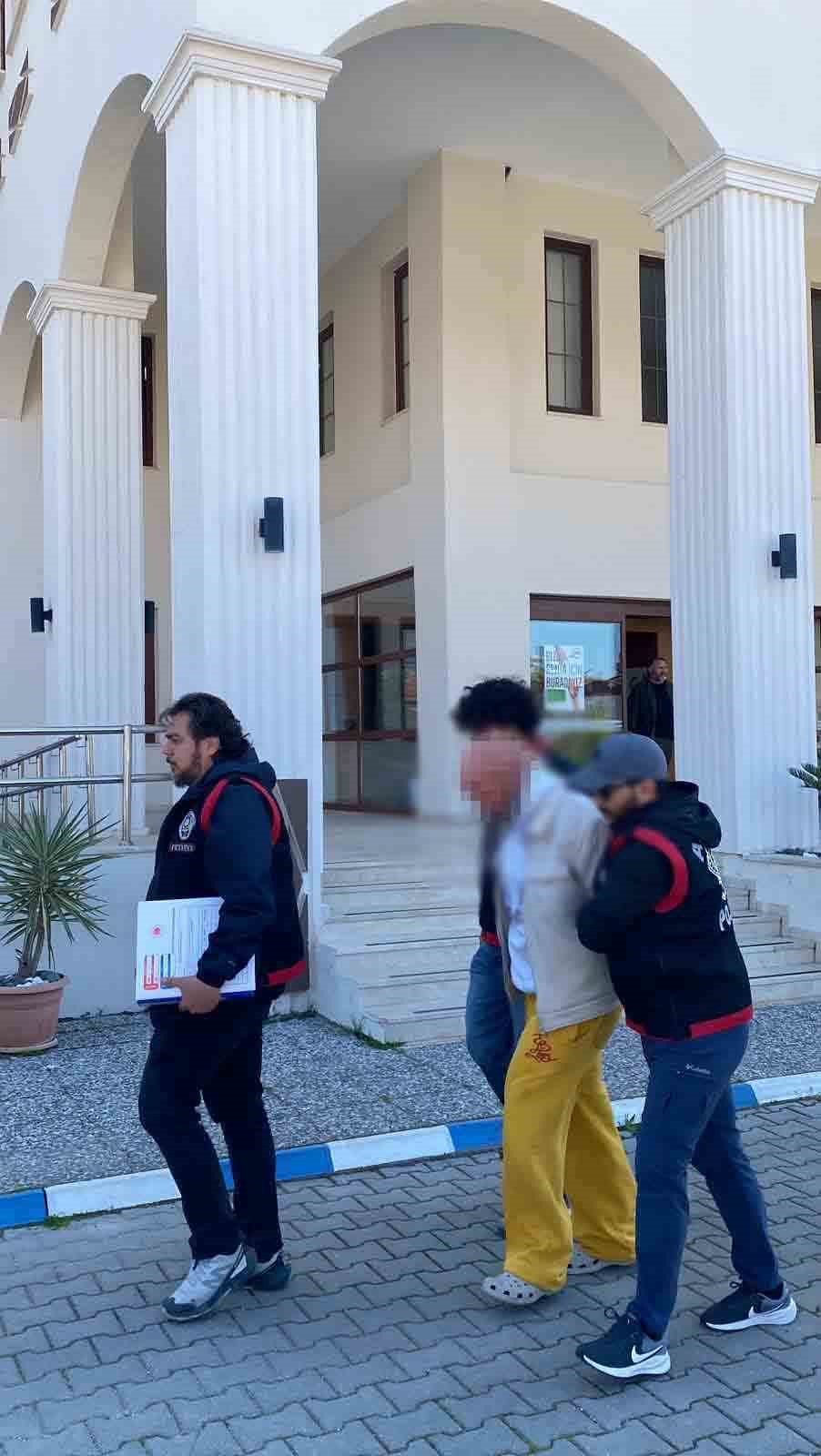 Fethiye’de polis KADES ihbarına gitti, evden cephanelik çıktı
