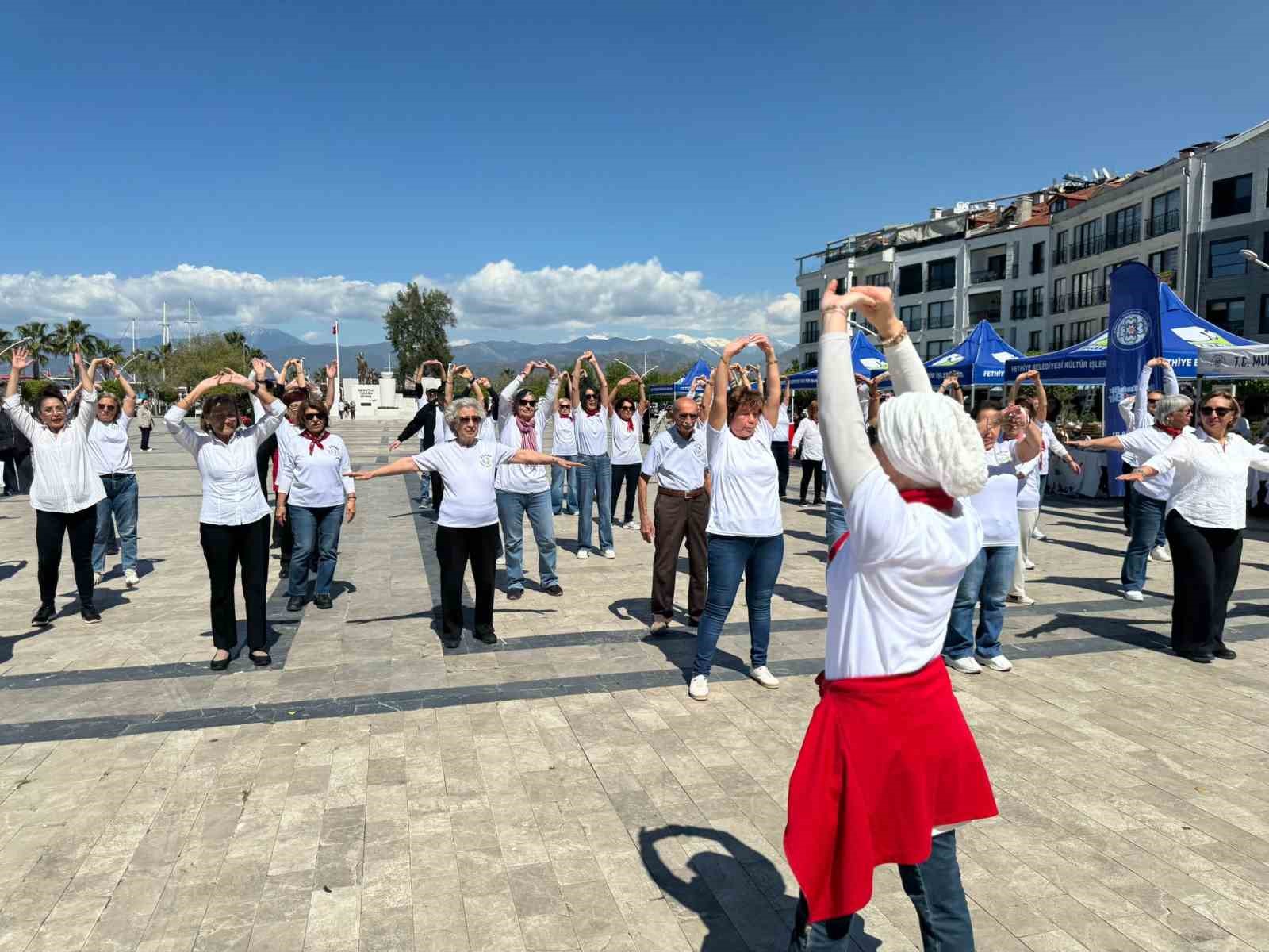 Fethiye’de Yaşlılara Saygı Haftası etkinliği renkli görüntülere sahne oldu
