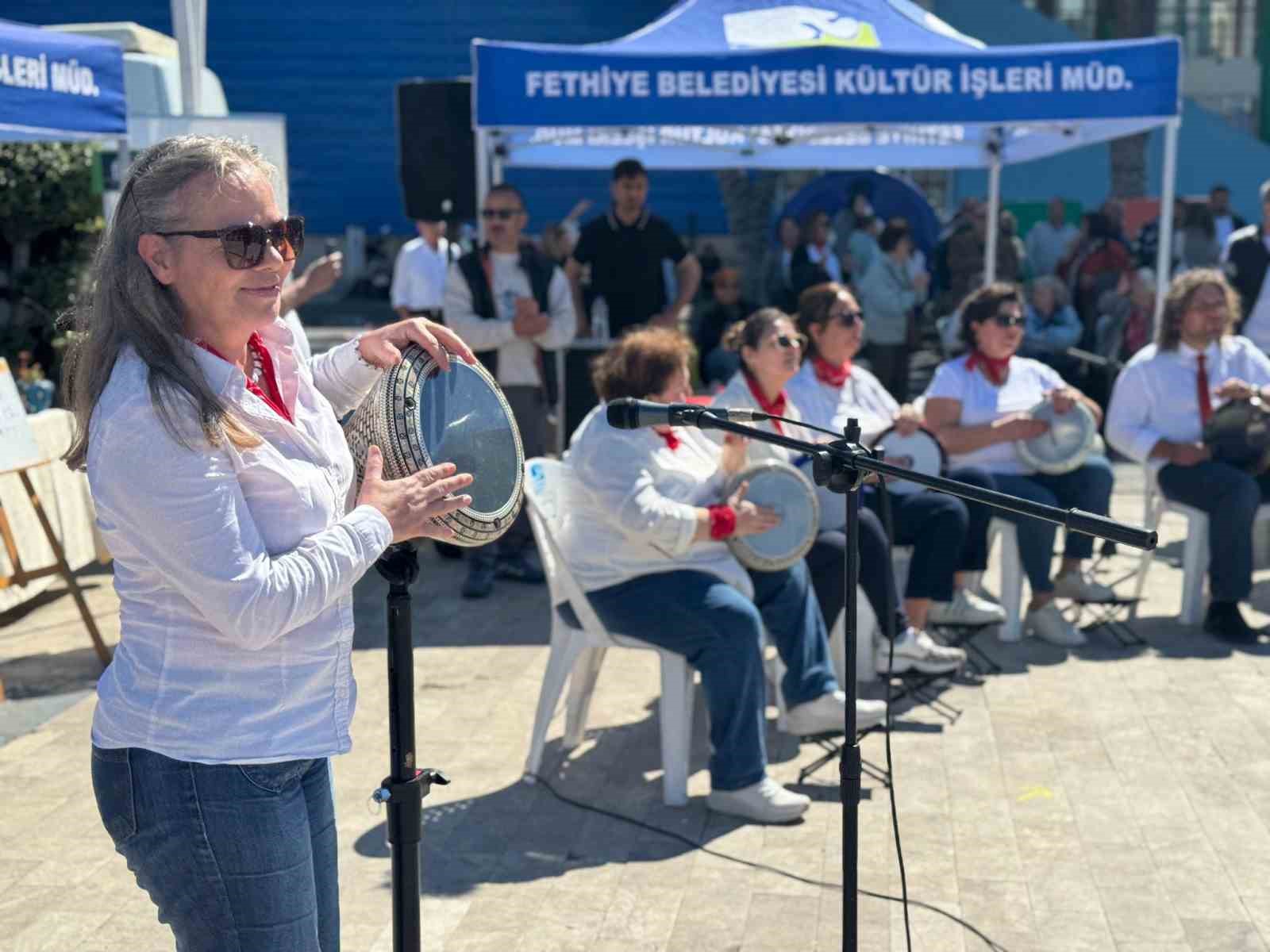 Fethiye’de Yaşlılara Saygı Haftası etkinliği renkli görüntülere sahne oldu
