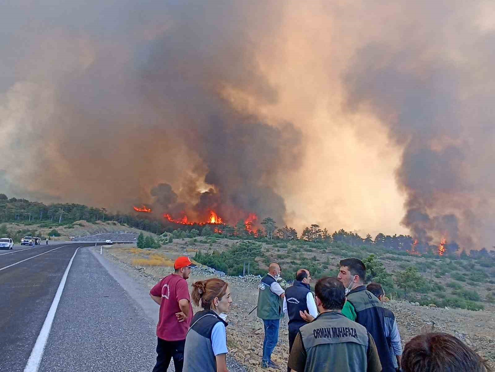 FETÖ’cü kundakçı hakkında savcılık 15 yıl hapis cezası istedi
FETÖ’cü kundakçı hakkında savcılık 15 yıl hapis cezası istedi