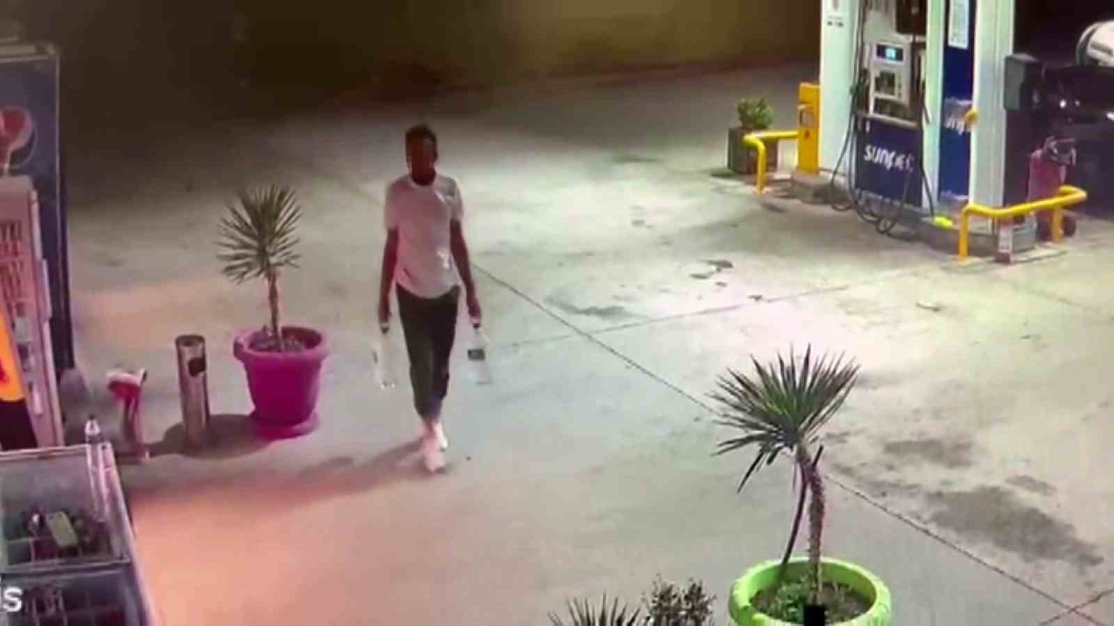 FETÖ’cü kundakçı hakkında savcılık 15 yıl hapis cezası istedi
FETÖ’cü kundakçı hakkında savcılık 15 yıl hapis cezası istedi