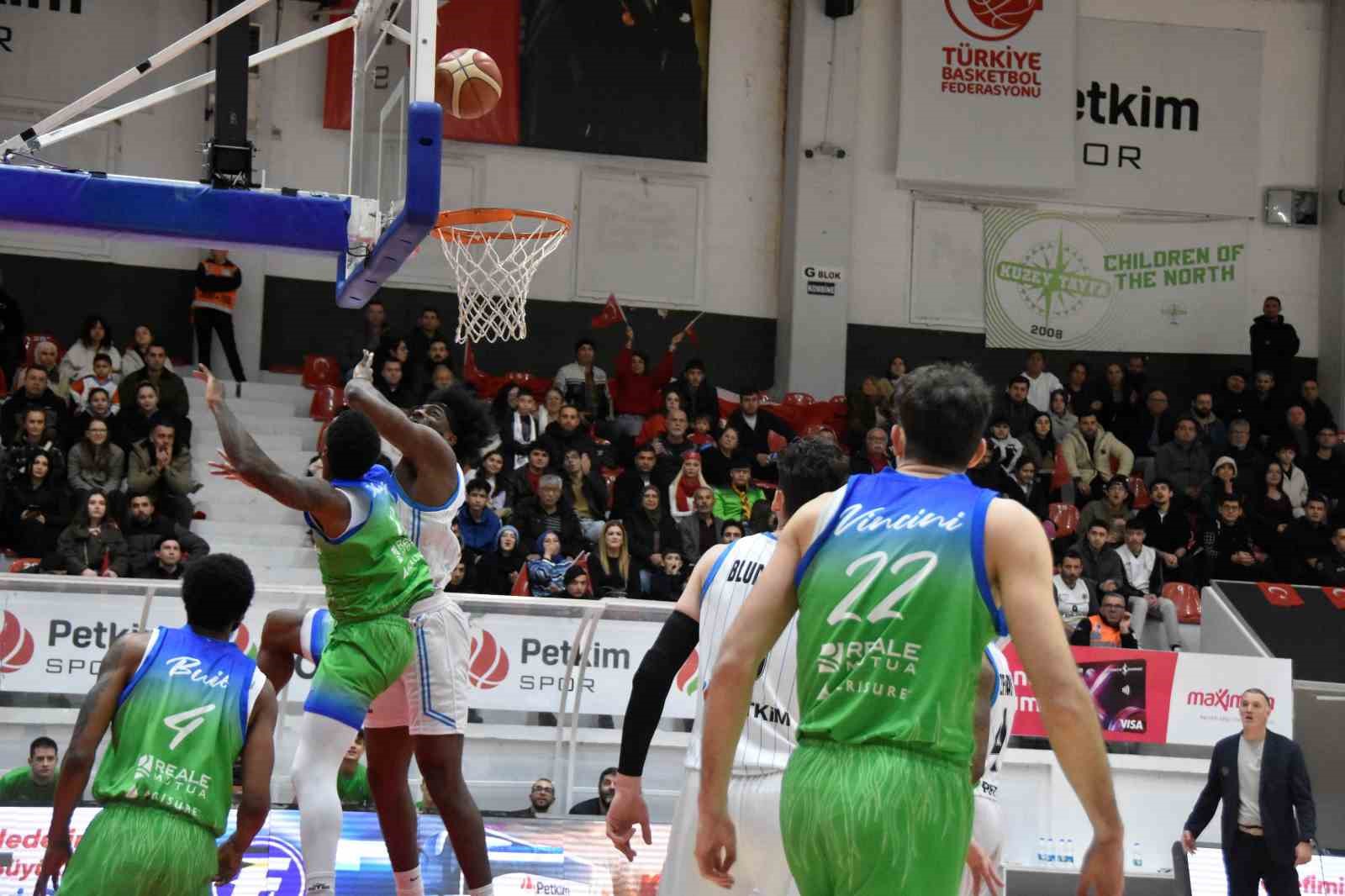 FIBA Avrupa Kupası: Aliağa Petkimspor: 82 - Dinamo BDS Sassari: 70
