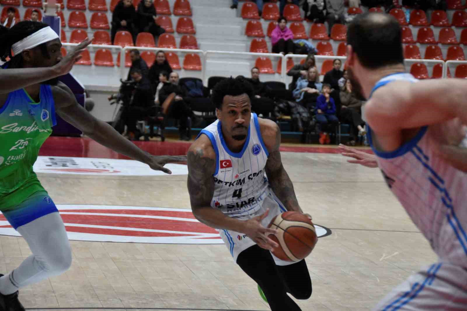 FIBA Avrupa Kupası: Aliağa Petkimspor: 82 - Dinamo BDS Sassari: 70
