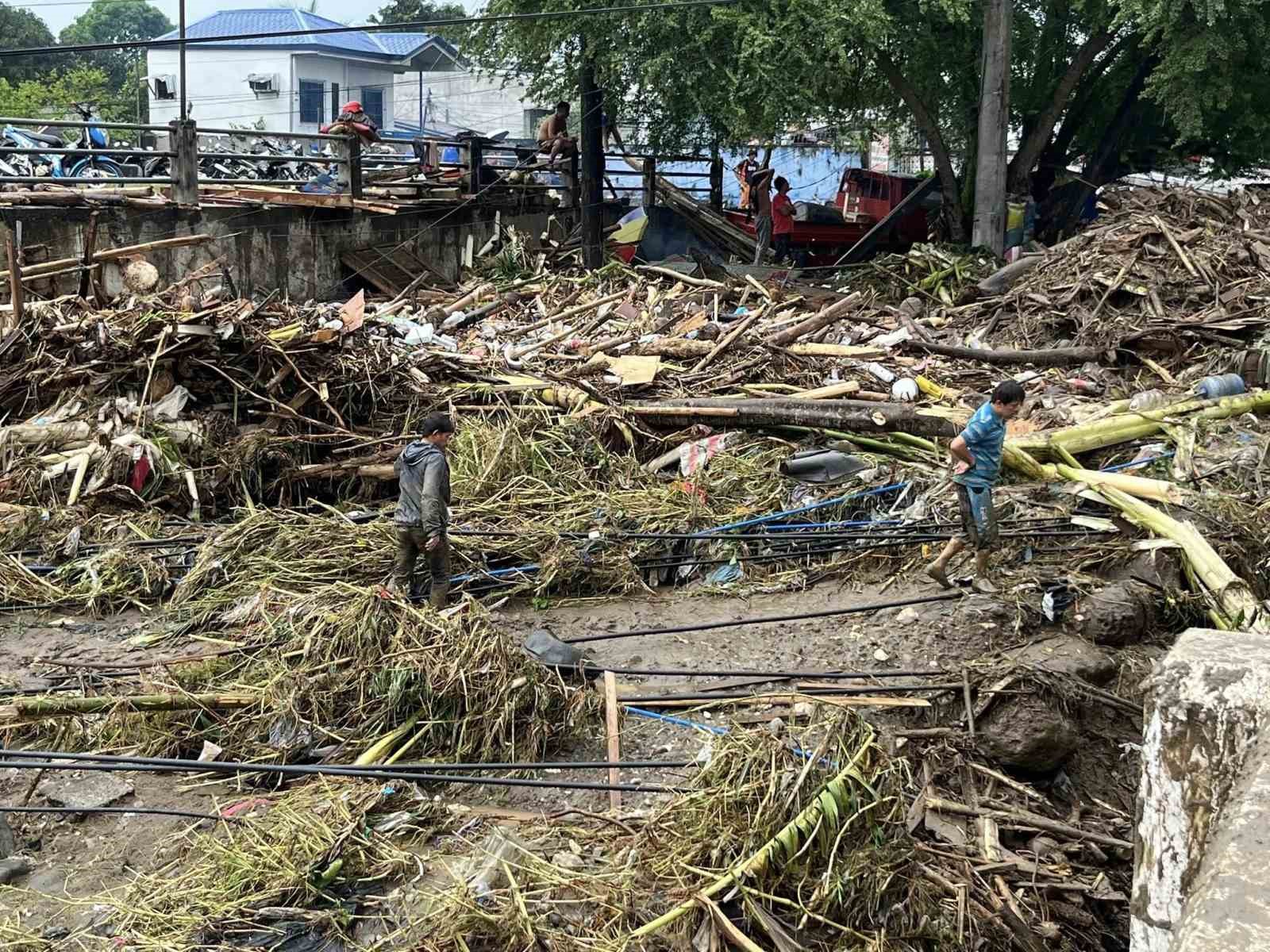 Filipinler’i tropikal fırtına vurdu: 12 ölü
