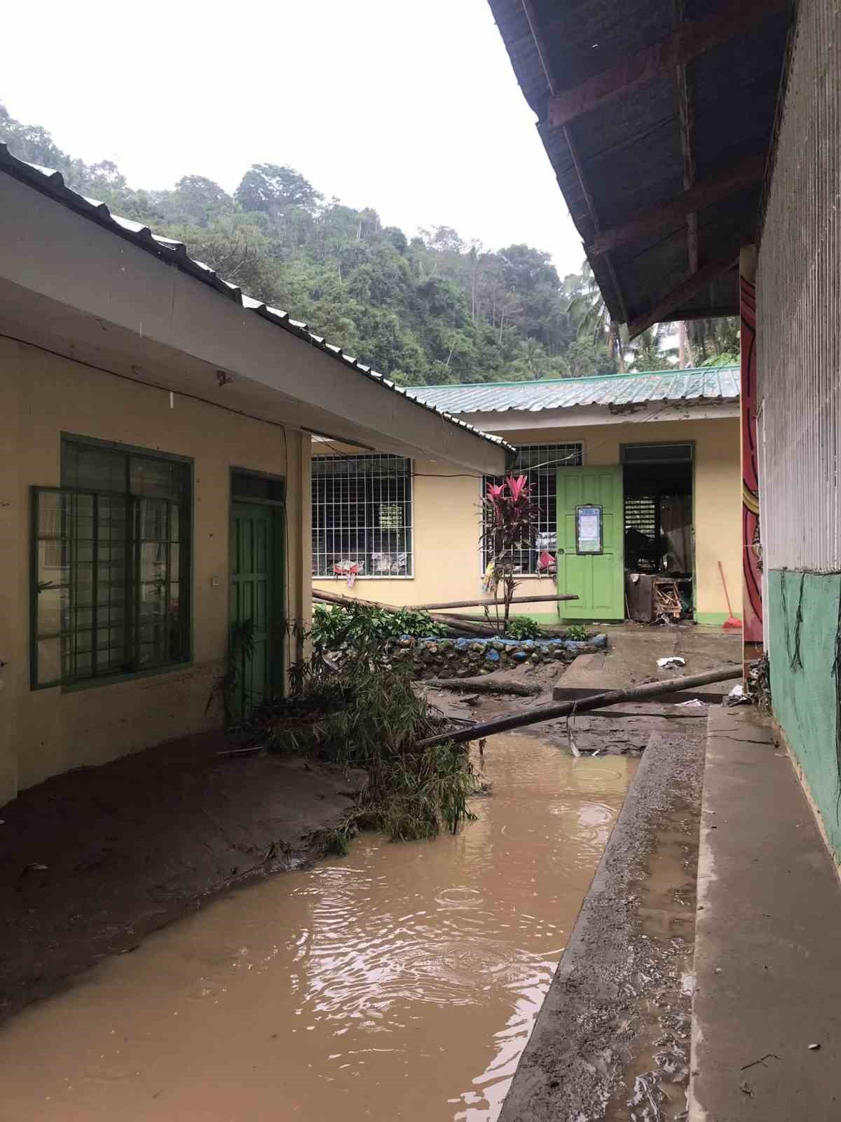 Filipinler’i tropikal fırtına vurdu: 12 ölü
