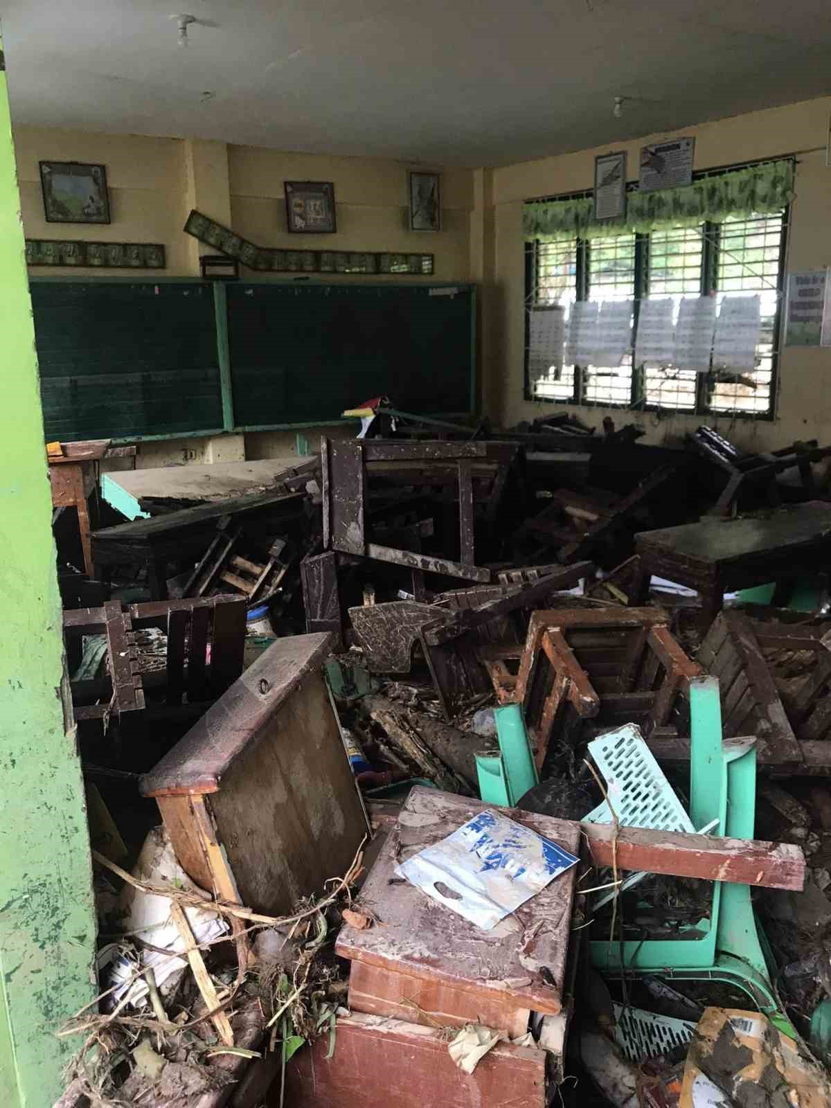 Filipinler’i tropikal fırtına vurdu: 12 ölü
