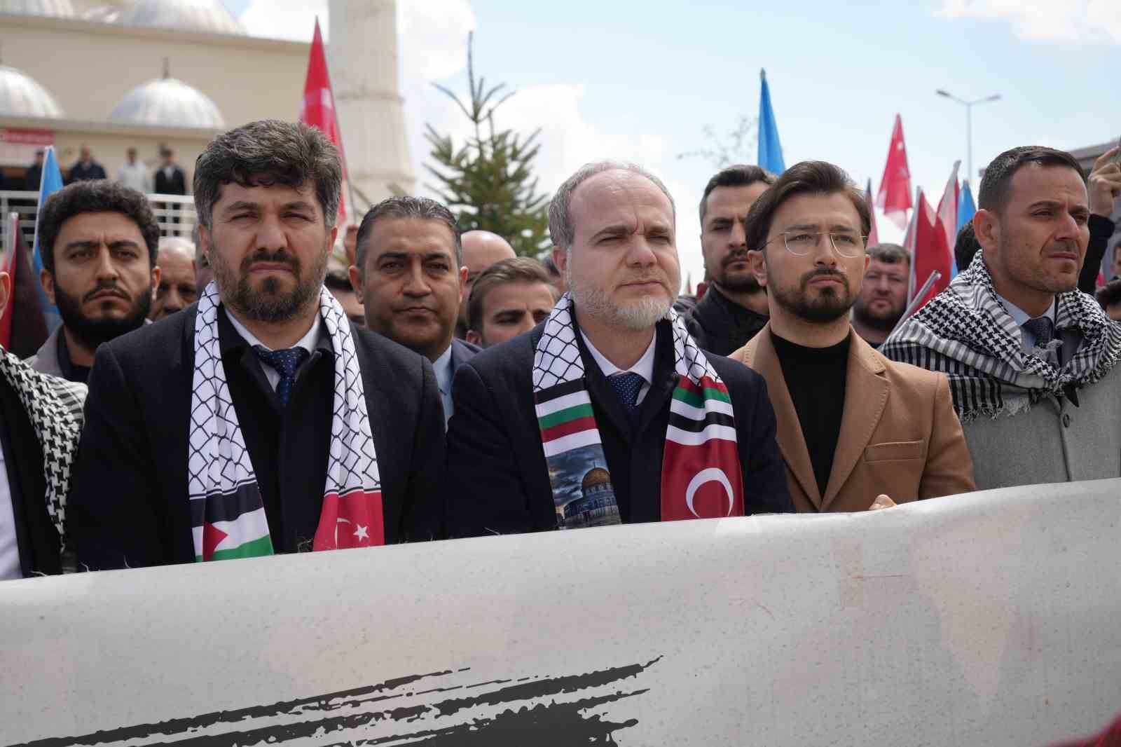 Filistin’deki idamlara Niğde’den tepki: "Bu zulme karşı sessiz kalmayacağız"
Filistin’deki idamlara Niğde’den tepki: "Bu zulme karşı sessiz kalmayacağız"