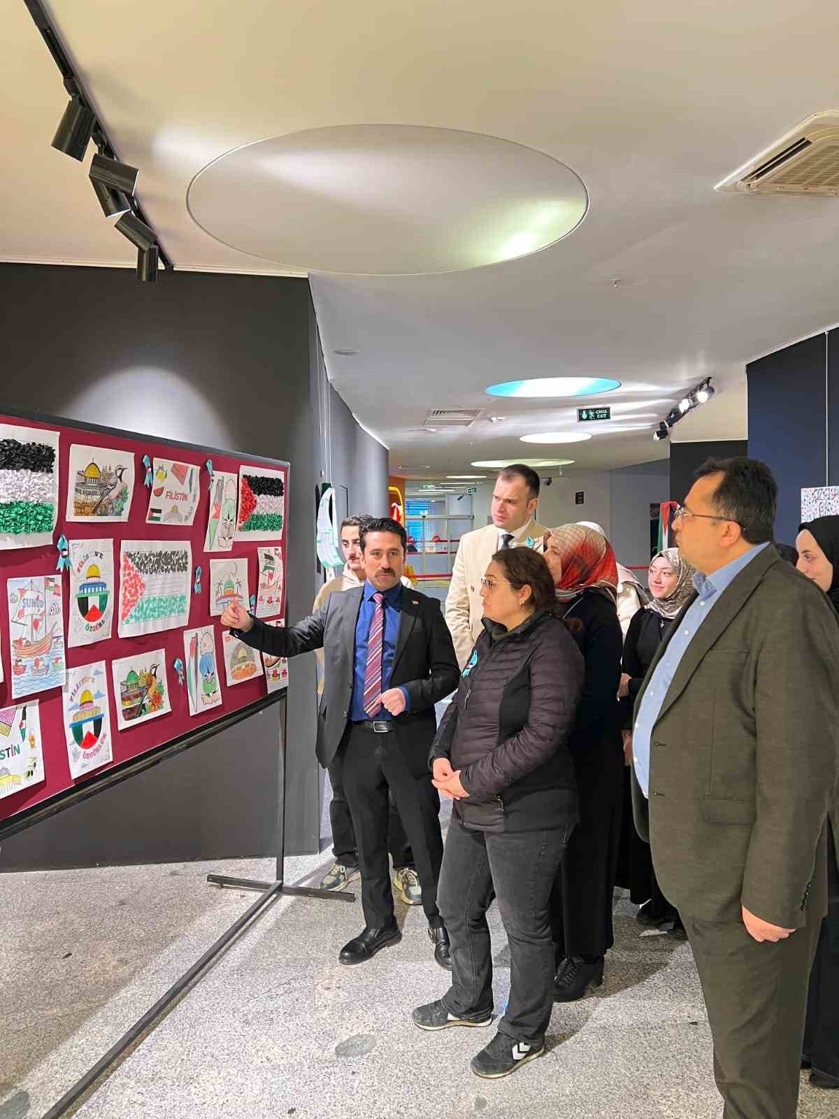 Filistin’i anlatan resimlerin yer aldığı sergiye büyük ilgi
