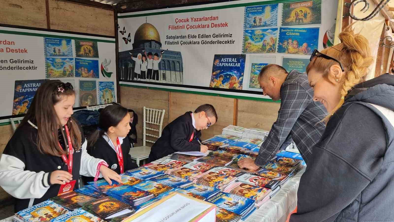 Filistinli akranları için hayal dünyalarını satırlara döktüler
