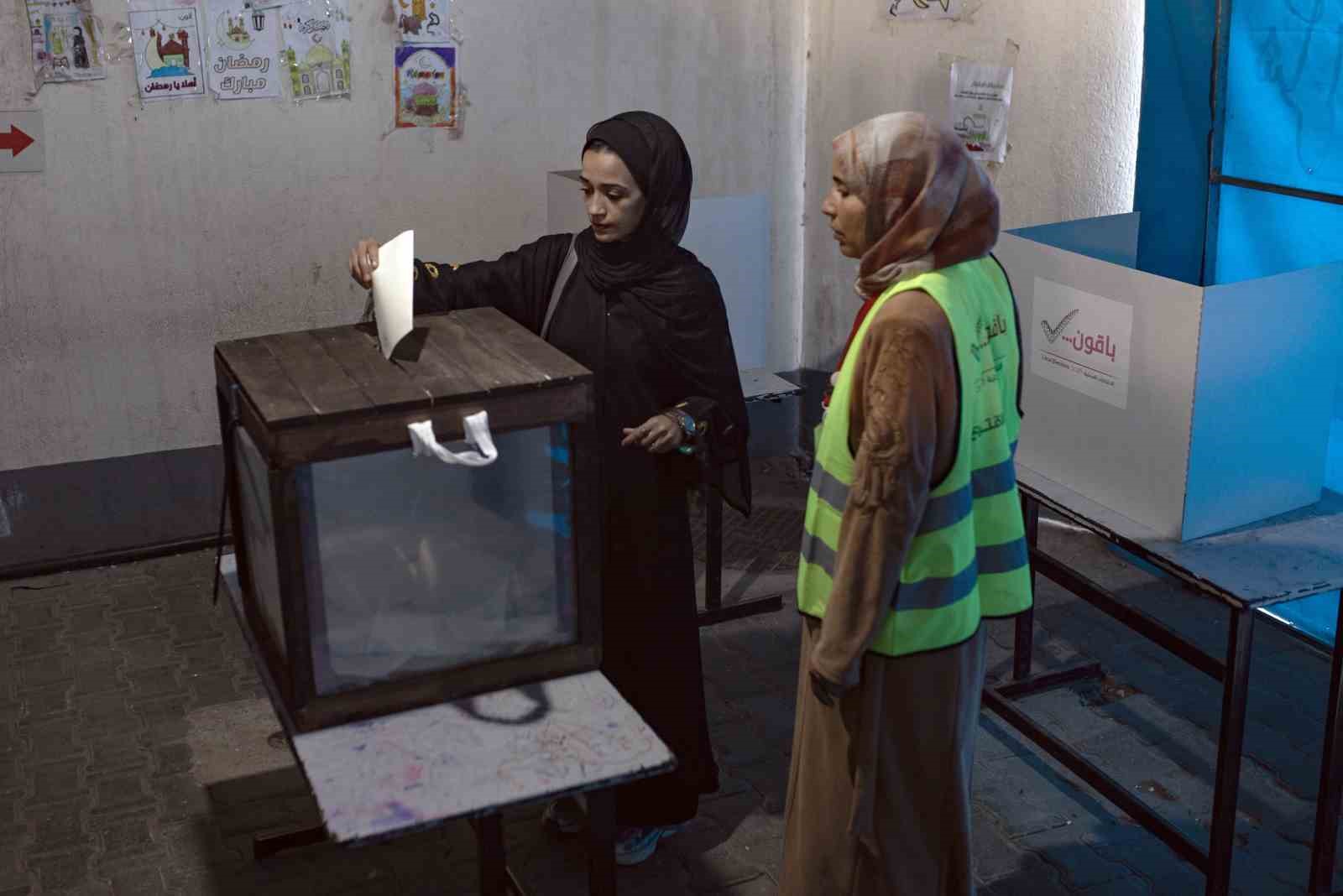 Filistinliler yerel seçim için sandık başında
