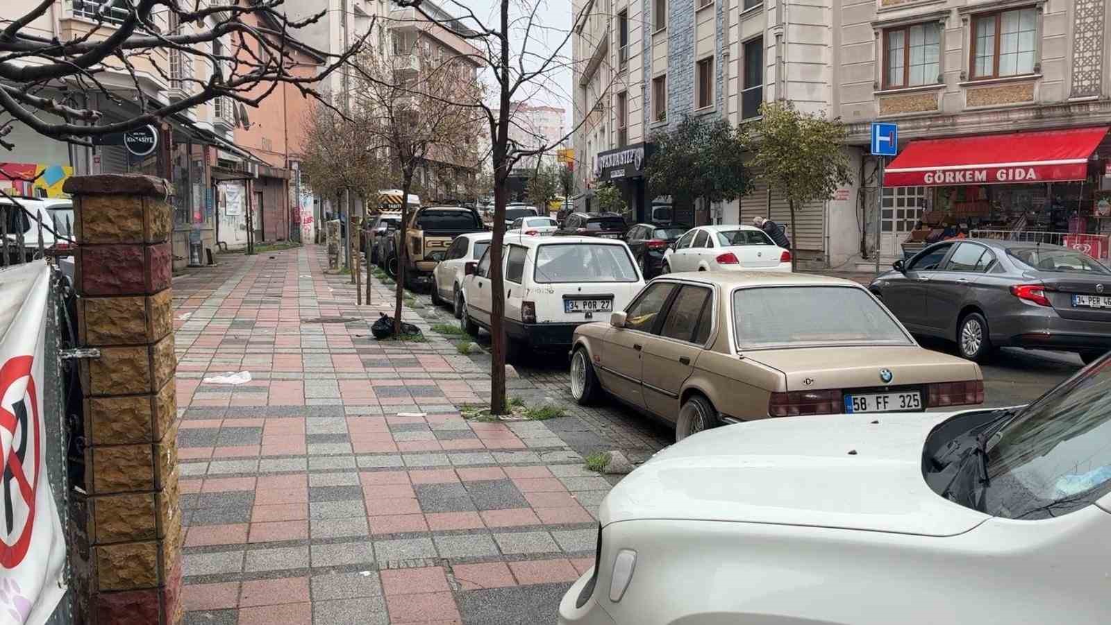 Film gibi olay: Kendi otomobilinin altında kalarak yaralandı
