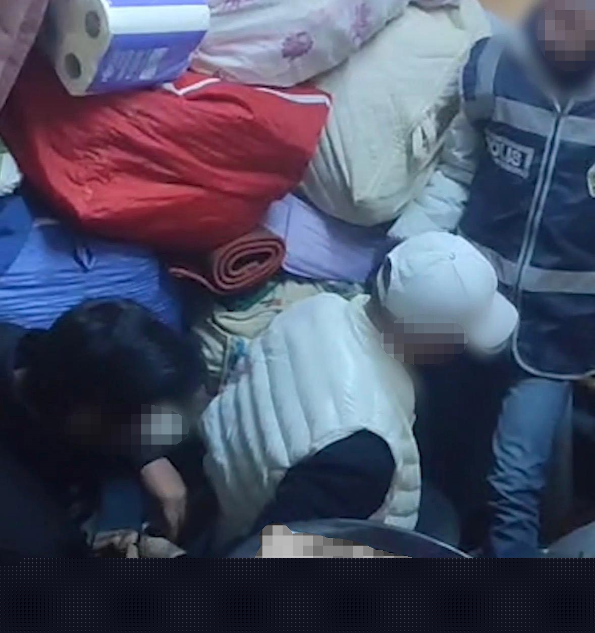 Firari hükümlü evde halıların arasında yakalandı
