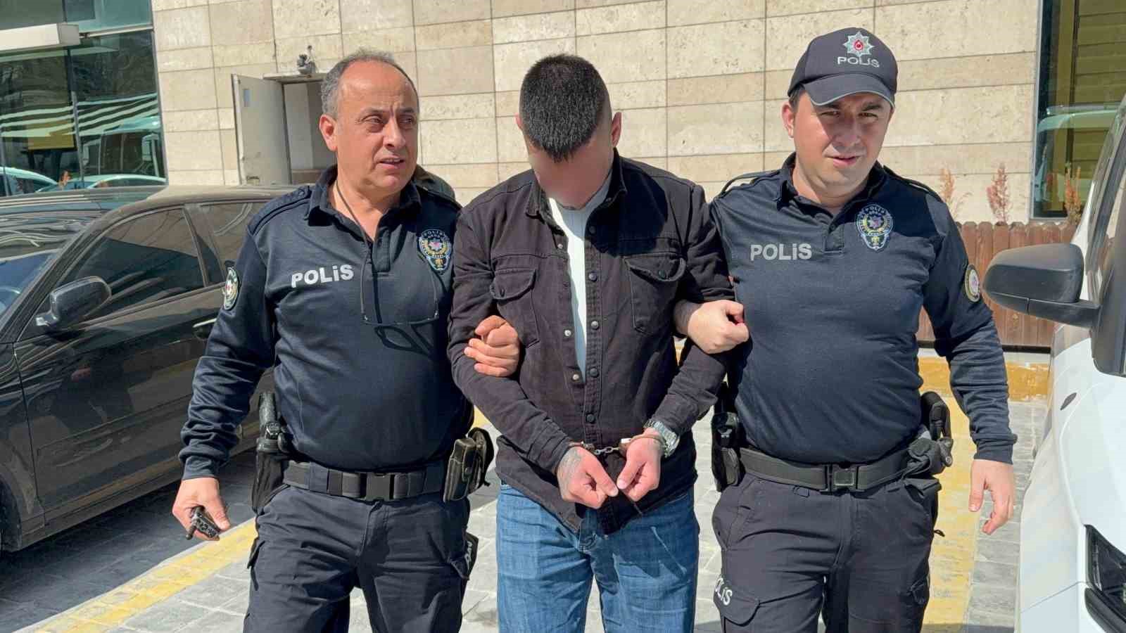 Firari hükümlü kahvaltıya gidince yakalandı
