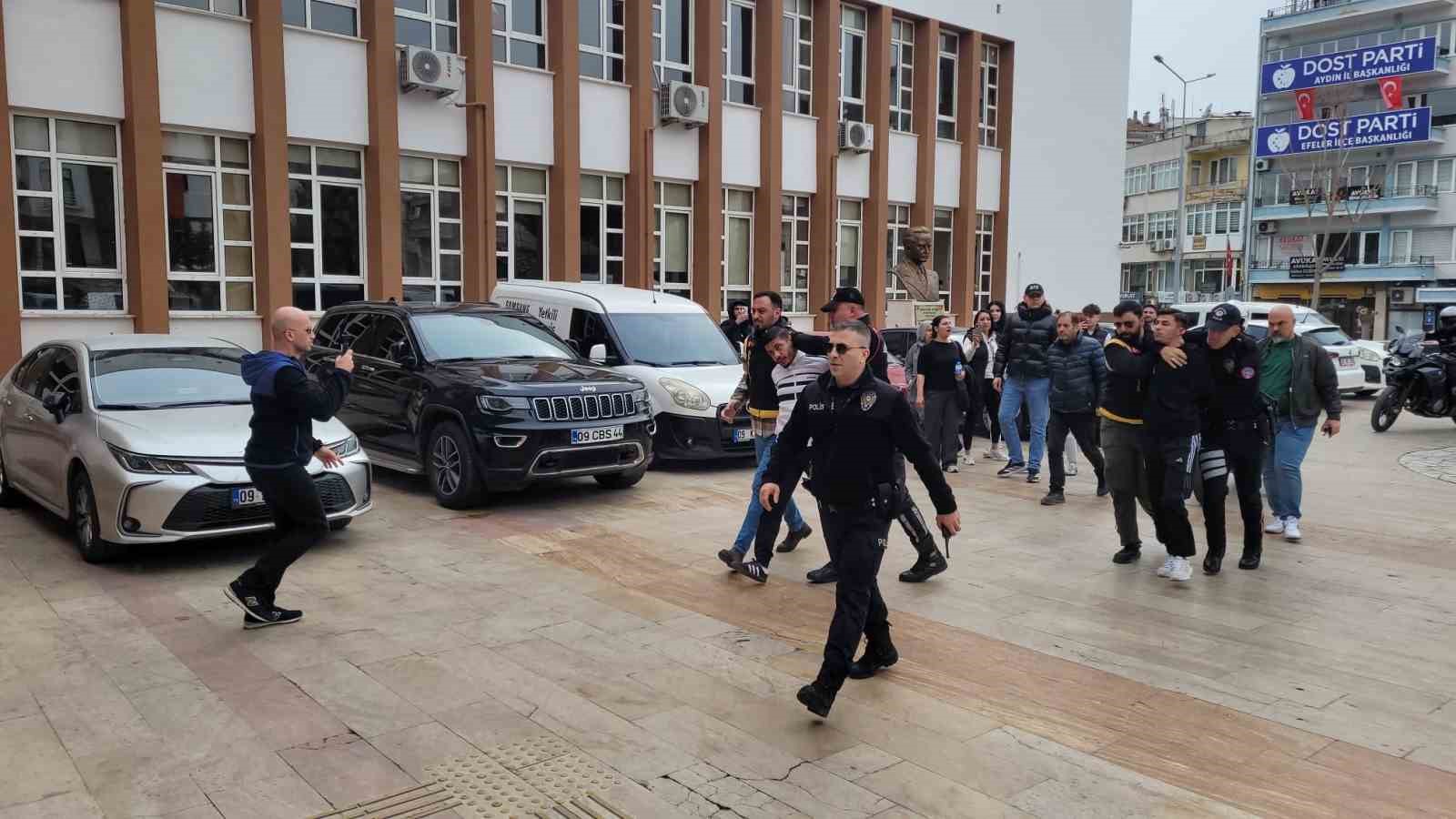 Firari kuzenler adliyeye sevk edildi
