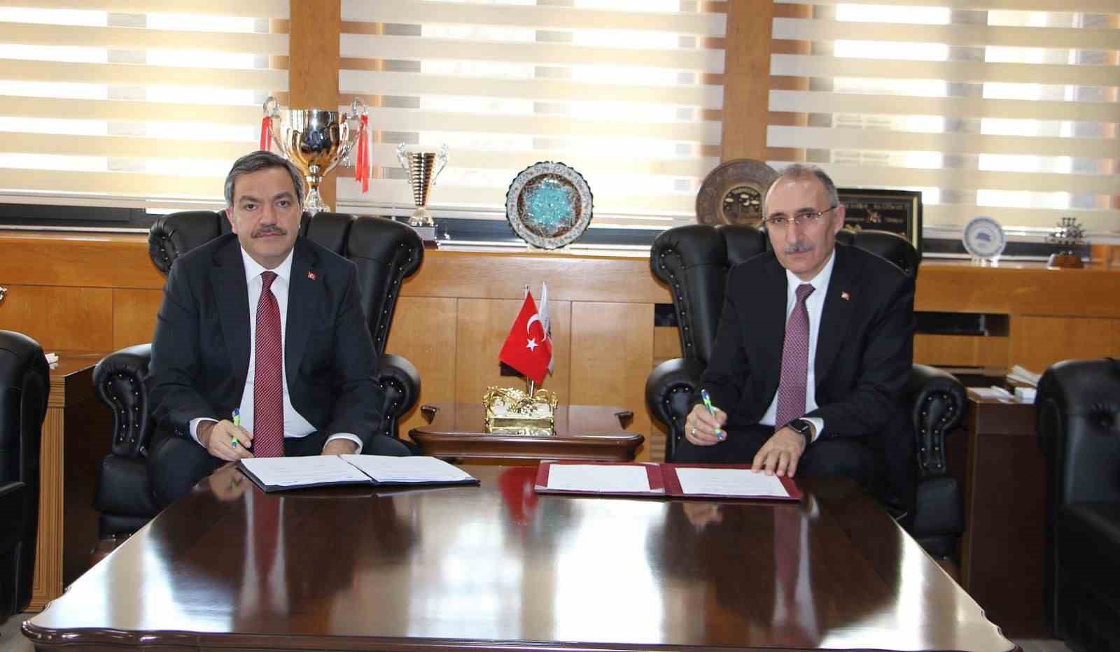 Fırat ile Turgut Özal Üniversitesi  arasında protokol
