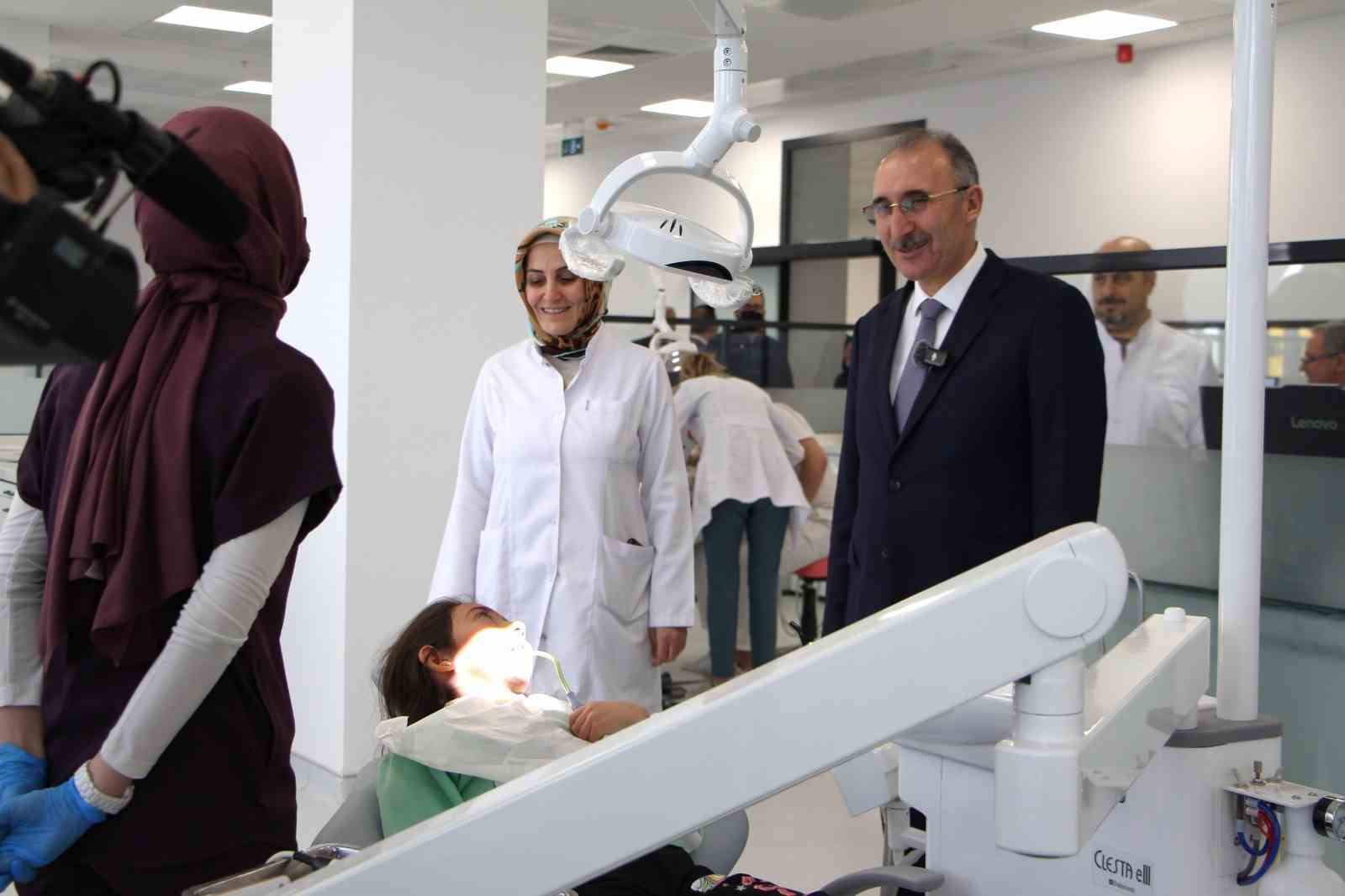 Fırat Üniversitesi Diş Hekimliği Fakültesi ve Hastanesi kapılarını açtı
