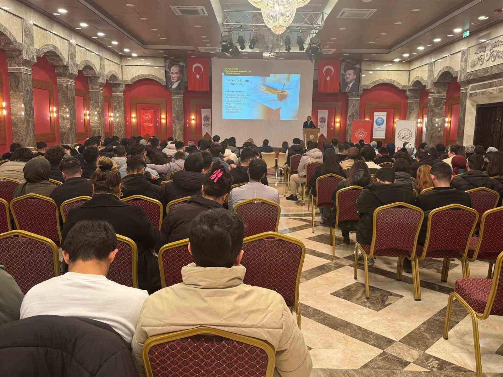 Fırat Üniversitesi öğrencilerine kadına yönelik şiddetle mücadele eğitimi
