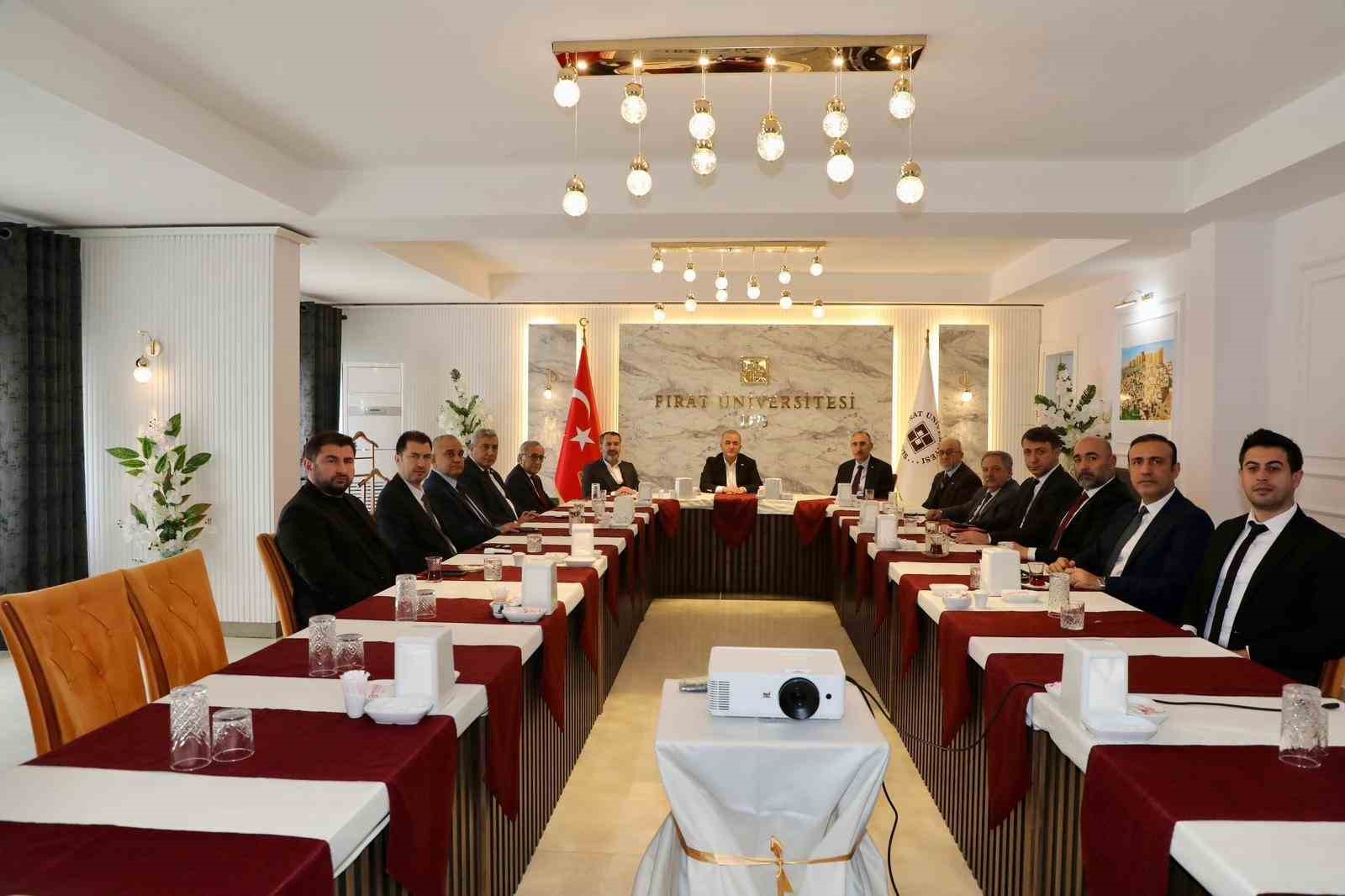 Fırat Üniversitesi paydaşları ile bir araya geldi
