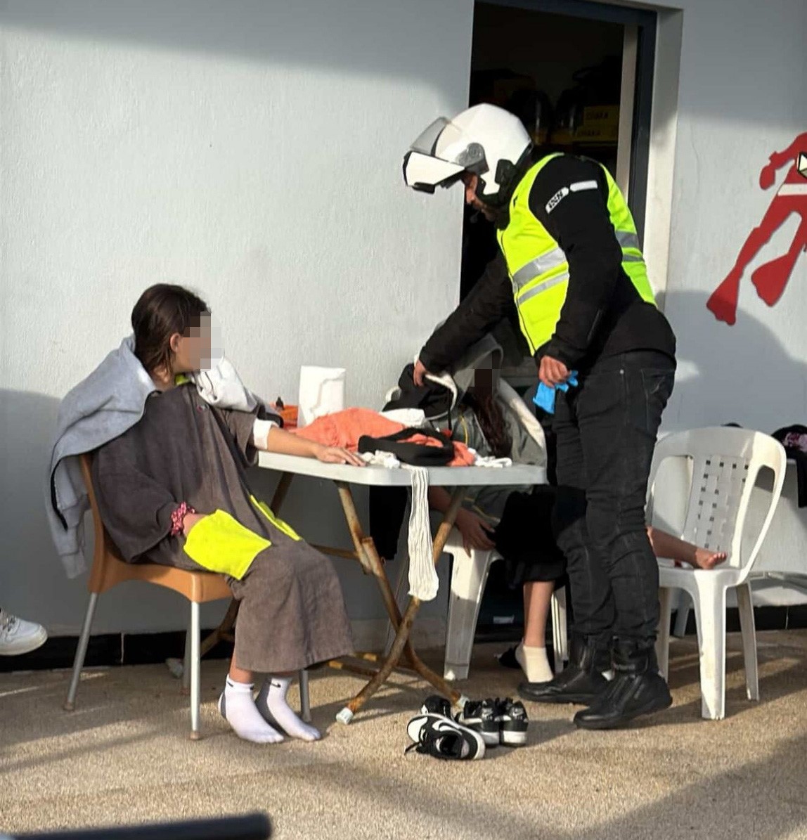 Fırtınalı havada denizde can pazarı
