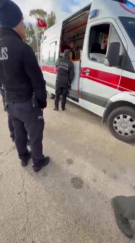 Fırtınalı havada denizde can pazarı
