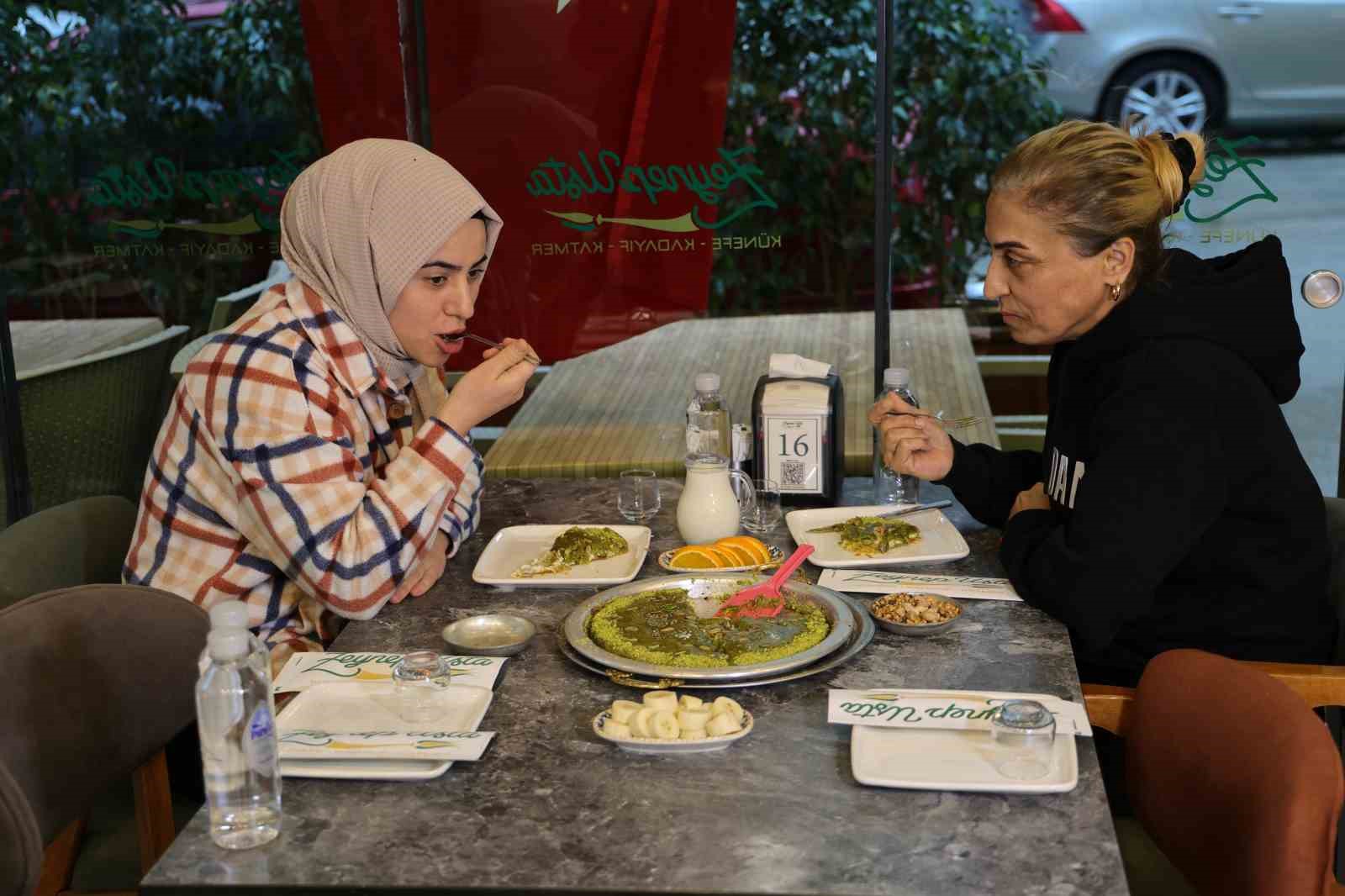 Fıstık ezmeli künefe yok satıyor
