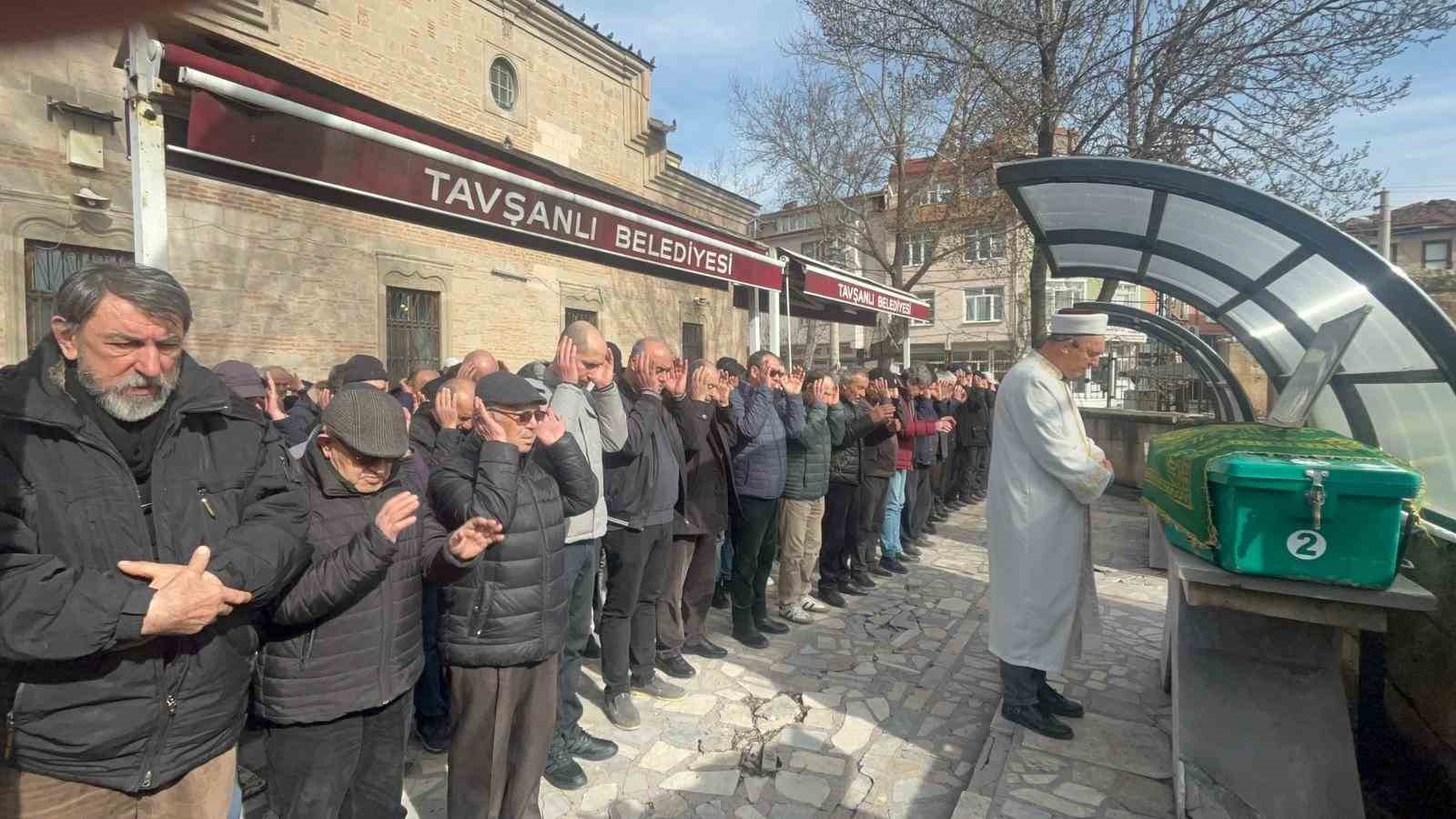 Flüt üstadı İsmail Ayvazoğlu son yolculuğuna uğurlandı
