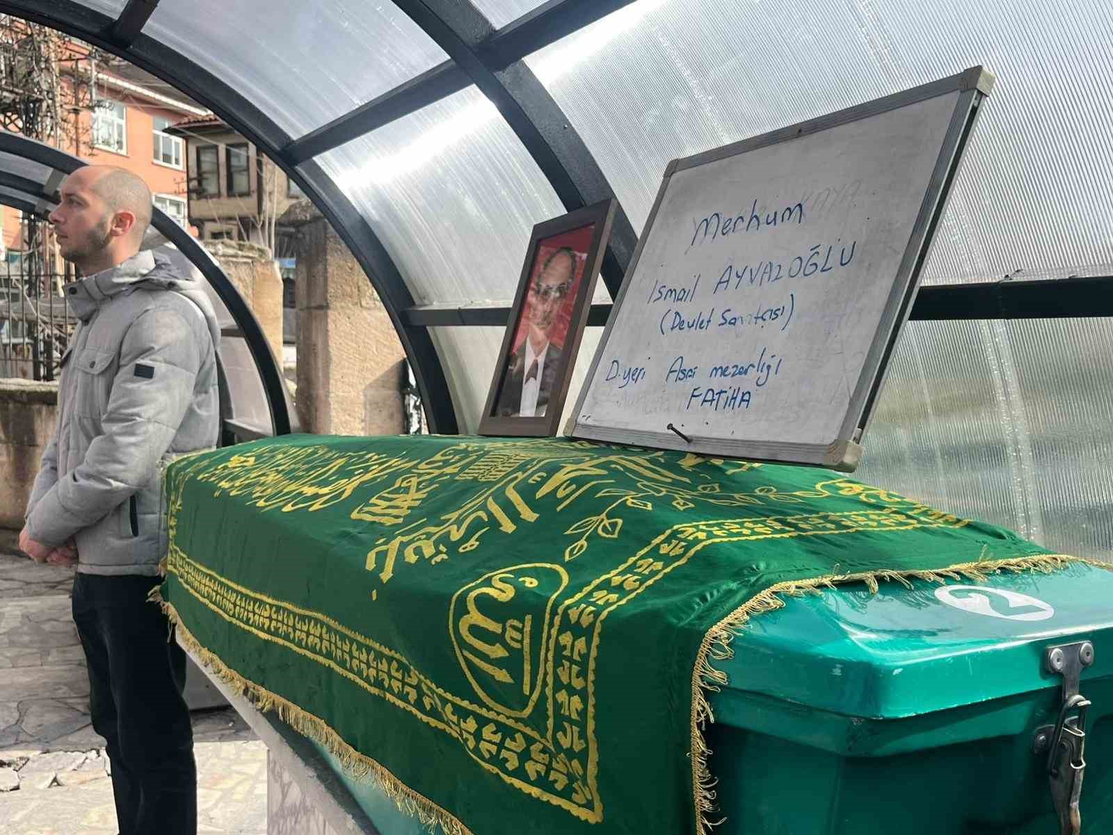 Flüt üstadı İsmail Ayvazoğlu son yolculuğuna uğurlandı
