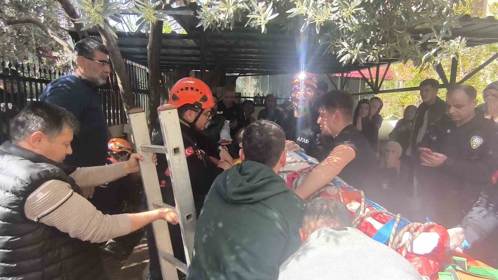 Foseptik çukuruna düşen 10 yaşındaki çocuk operasyonla kurtarıldı
