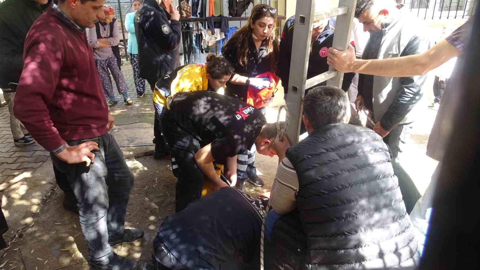 Foseptik çukuruna düşen 10 yaşındaki çocuk operasyonla kurtarıldı
