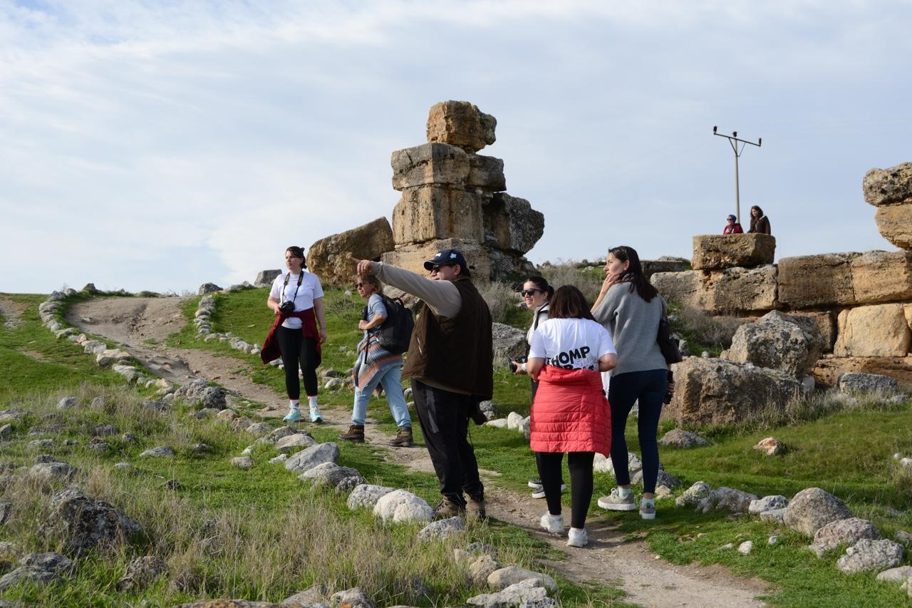 Fotoğrafçılar Buldan’da sahaya indi
