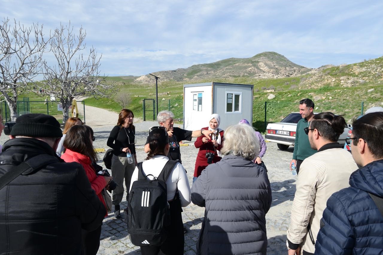 Fotoğrafçılar Buldan’da sahaya indi
