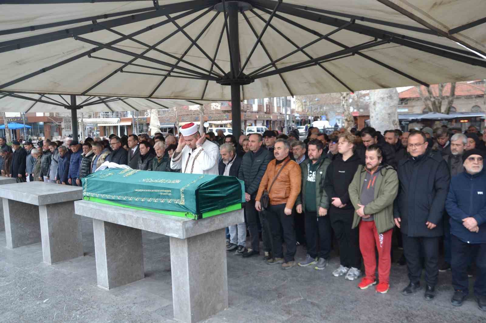 Fotoğrafın ustası Sadri Varol gözyaşları ile uğurlandı
