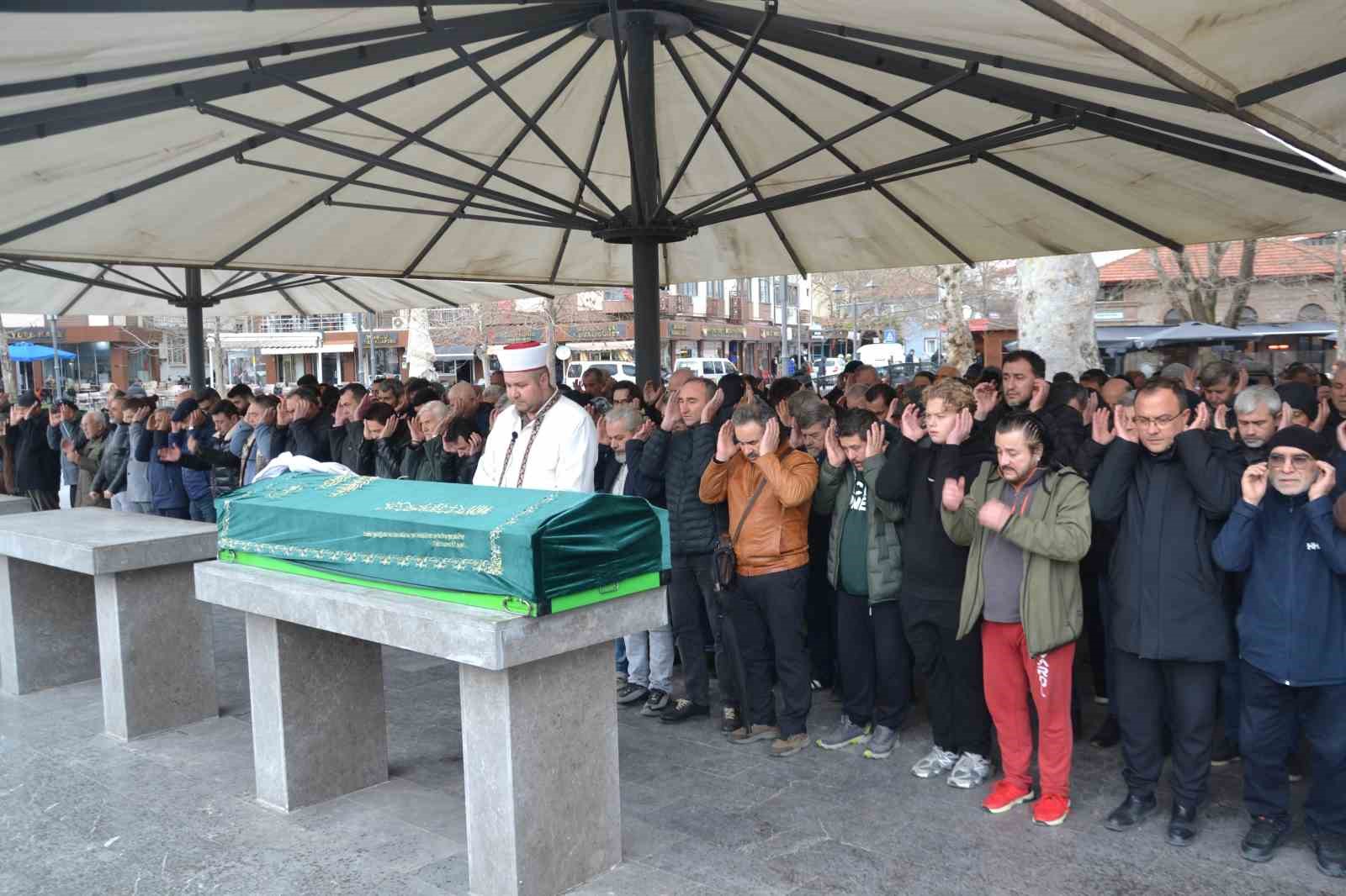 Fotoğrafın ustası Sadri Varol gözyaşları ile uğurlandı
