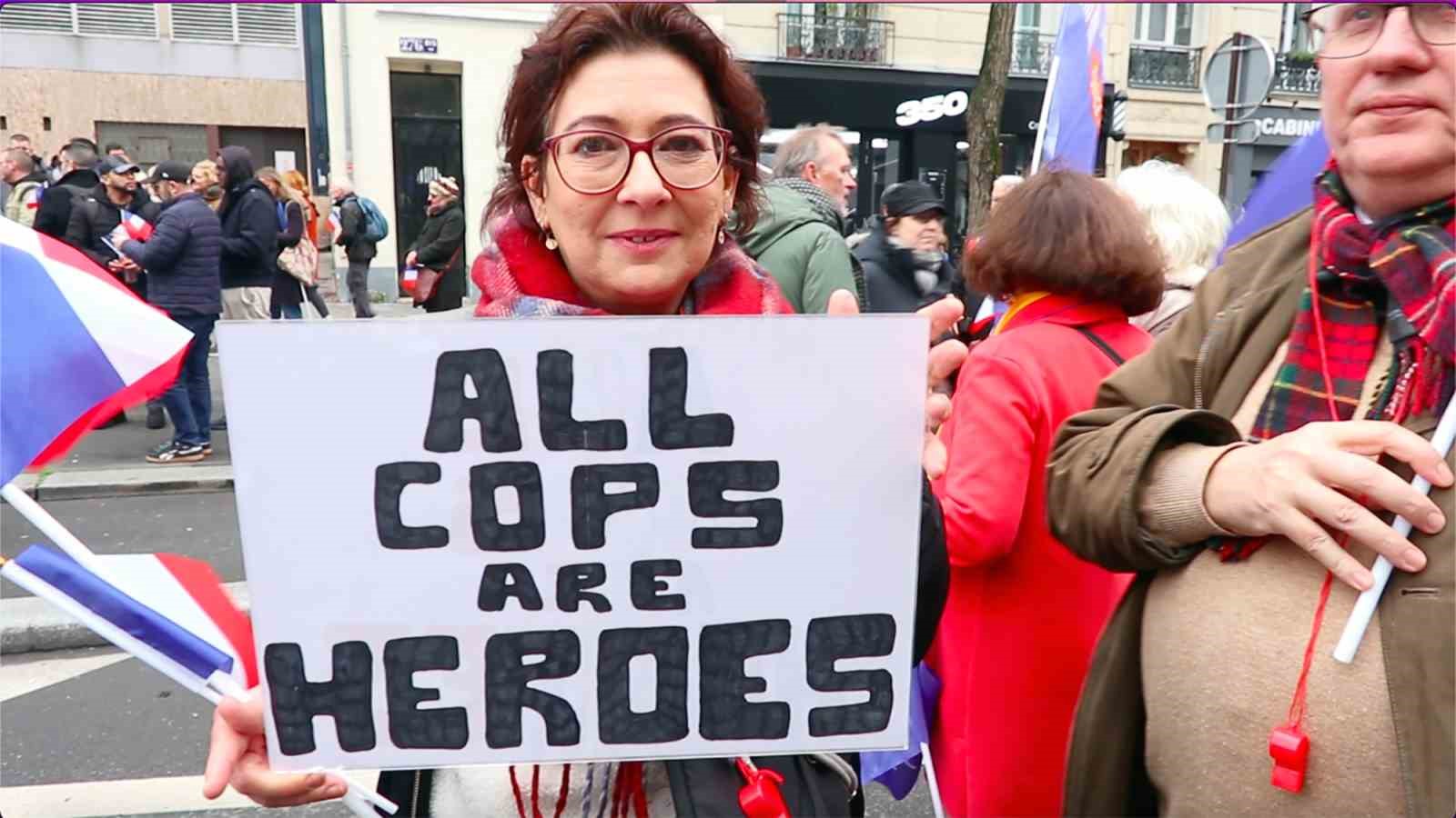 Fransa’da binlerce kişiden polise destek ve kaynak yetersizliğine dikkat çekmek için yürüyüş
