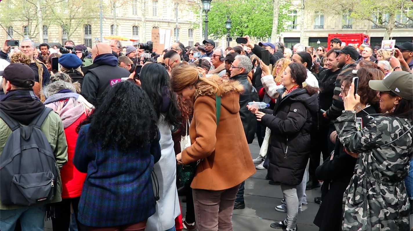 Fransa’da çocuk istismarlarına karşı "Çocuğuma Dokunma" protestosu
