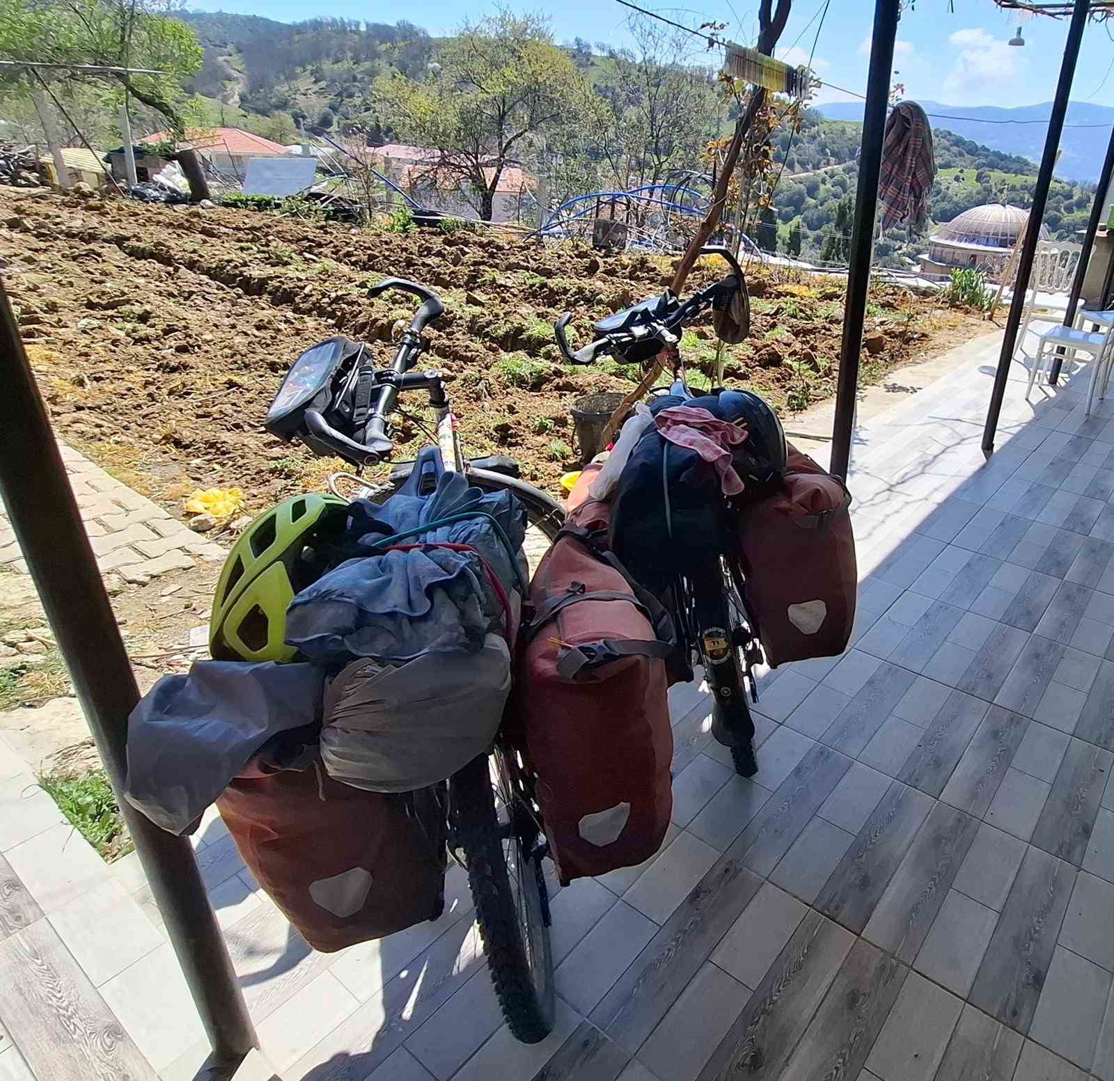 Fransız çift, Sarıgöl’de Türk misafirperverliğiyle tanıştı
