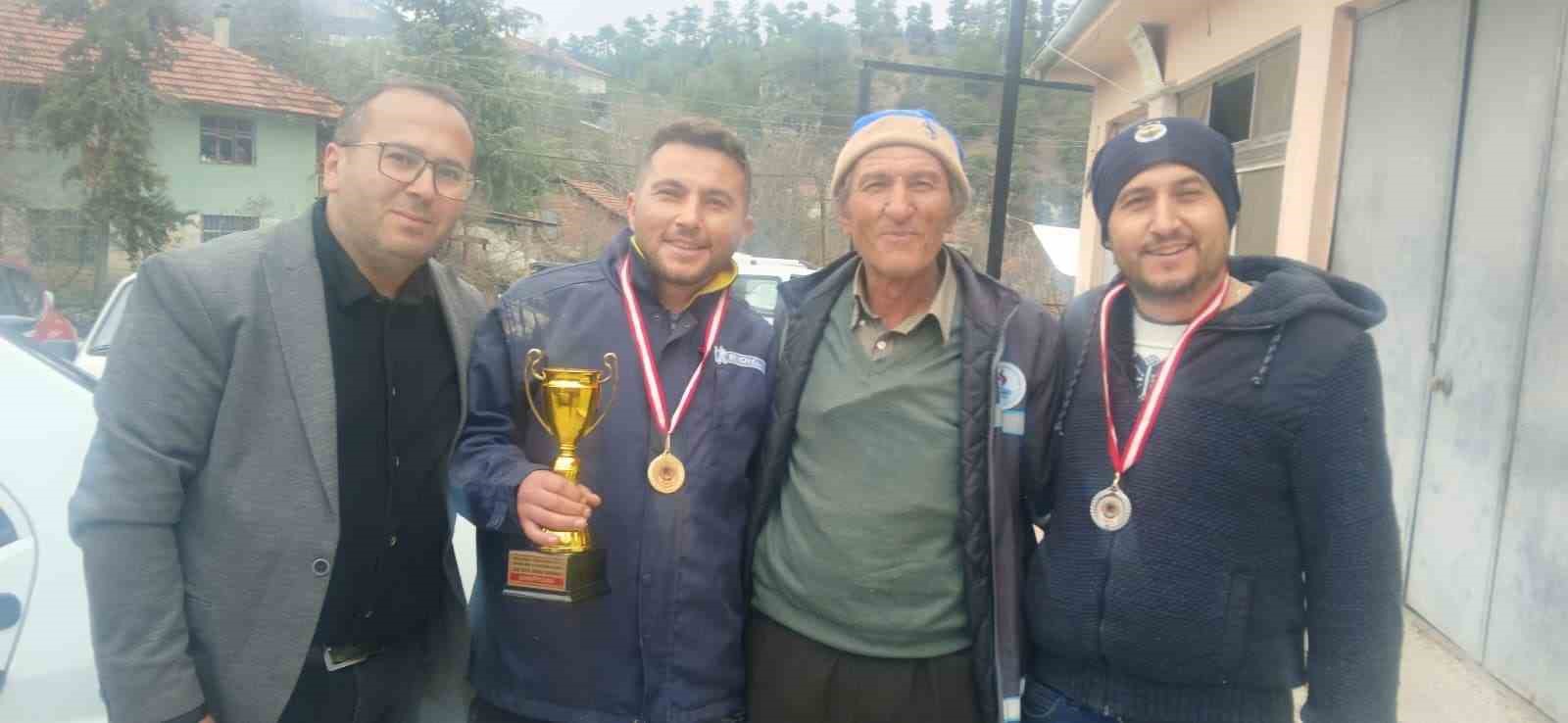 Fren yok, heyecan çok, geleneksel tahta araba yarışı bu yılda nefesleri kesti
