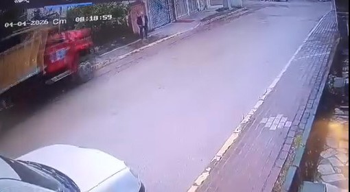 Freni boşalan kamyon dehşet saçtı: Yaşlı adam feci şekilde can verdi
