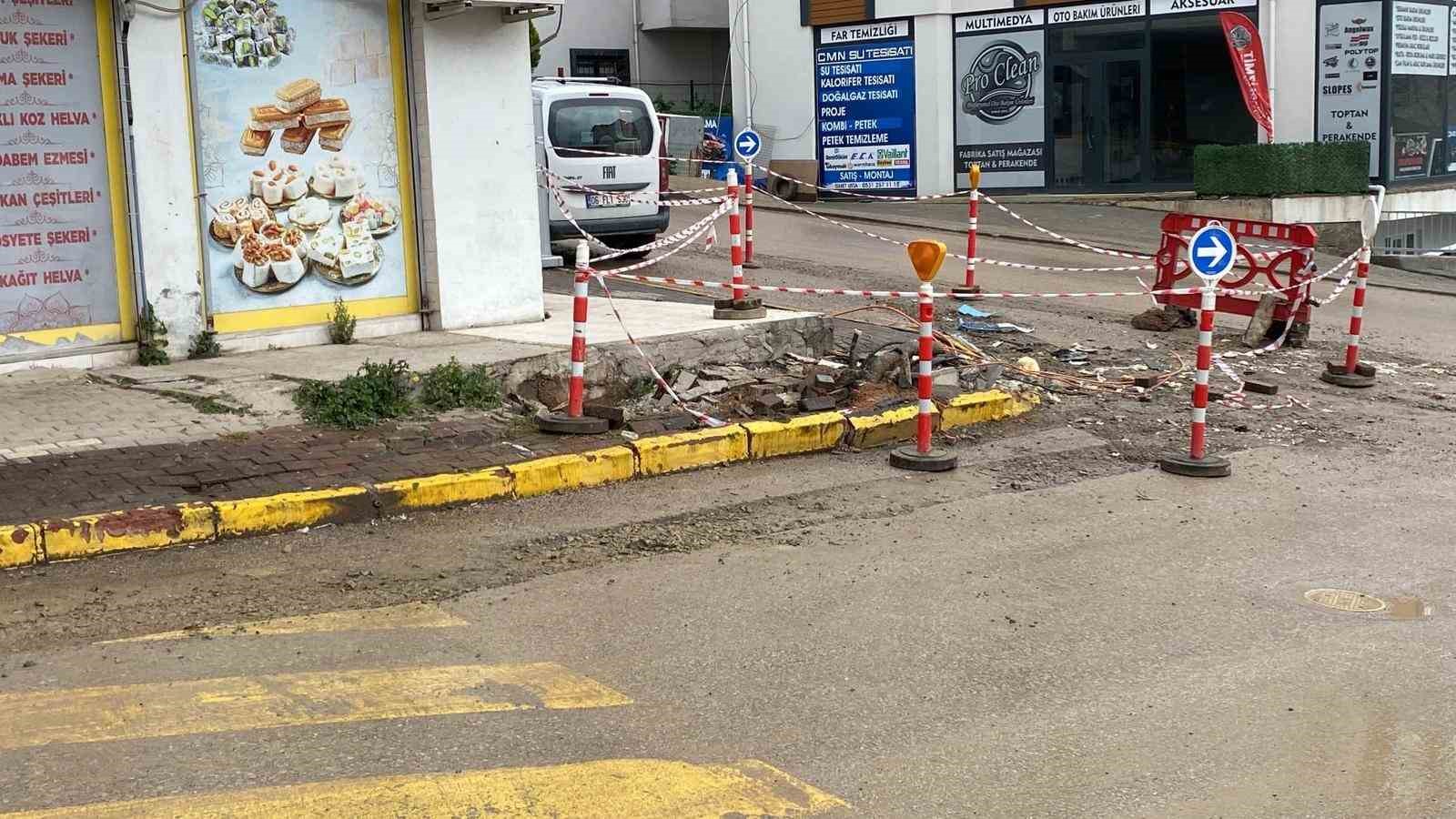 Freni boşalan kamyon dehşet saçtı: Yaşlı adam feci şekilde can verdi
