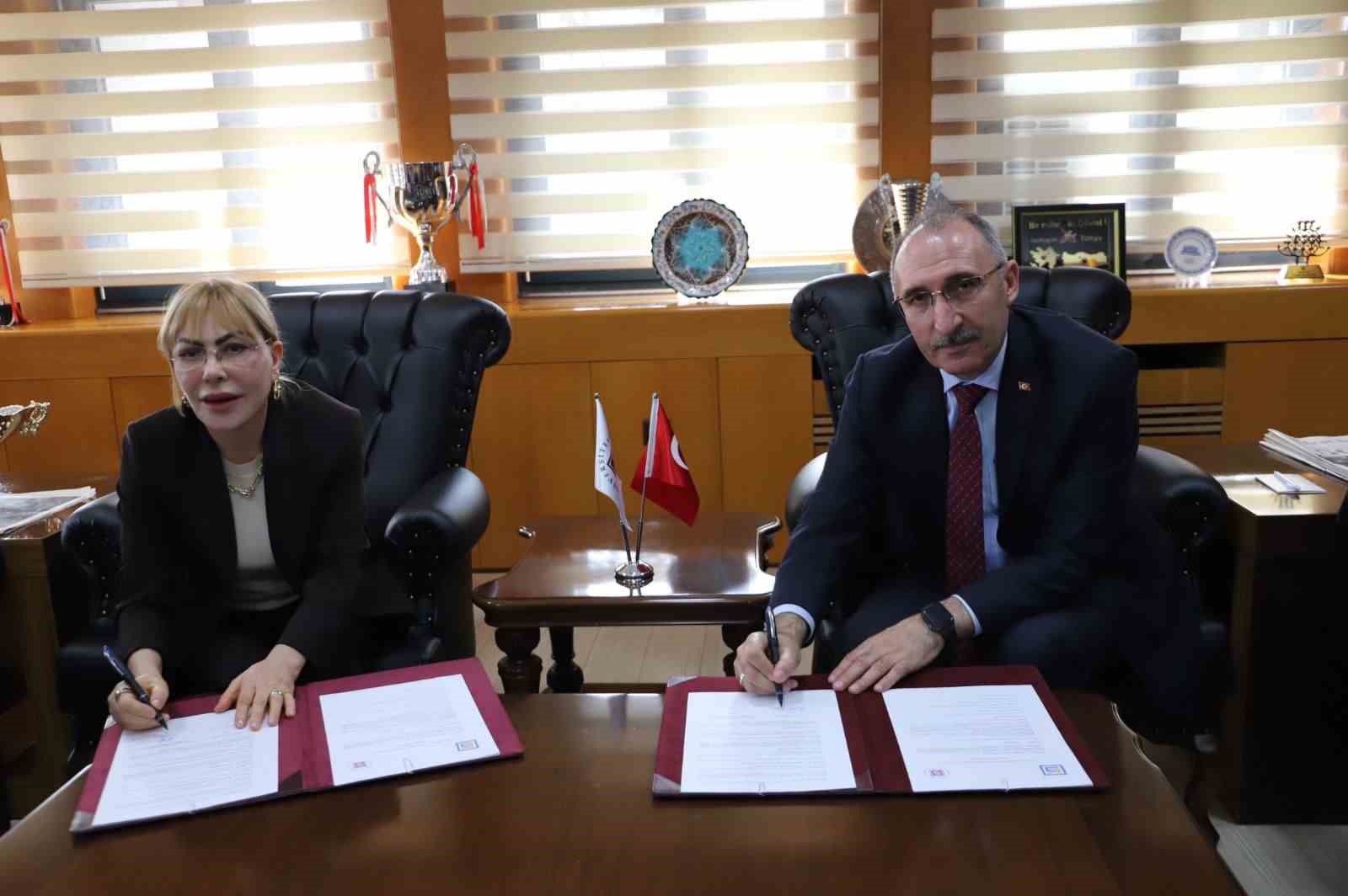 FÜ ile SEZA Çimento arasında protokol
FÜ ile SEZA Çimento arasında protokol