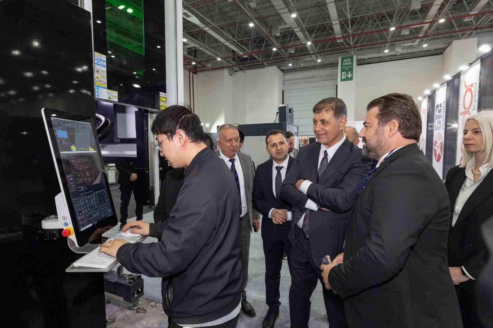 Fuar İzmir üç fuara birden ev sahipliği yaptı
Fuar İzmir üç fuara birden ev sahipliği yaptı