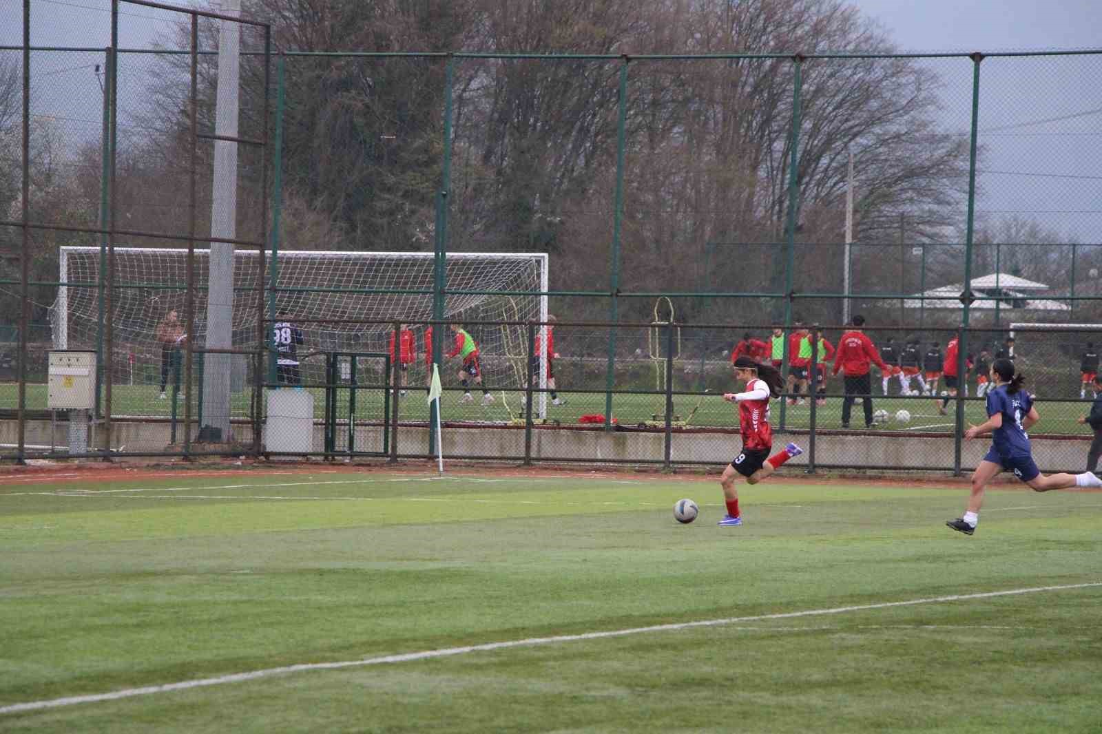 Futbol gurup müsabakaları Düzce’de başladı
