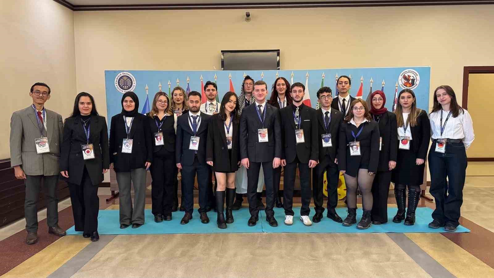 G-20 liderler zirvesi simülasyonu başarıyla gerçekleştirildi
