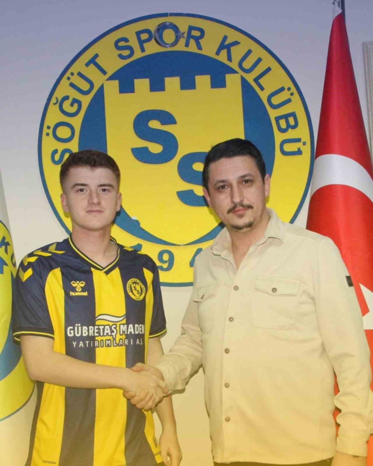 Galatasaray altyapısından yetişen genç futbolcu Söğütspor’a transfer oldu
