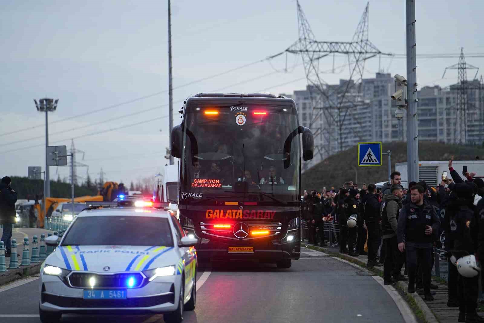 Galatasaray, Atatürk Olimpiyat Stadyumu’na ulaştı
