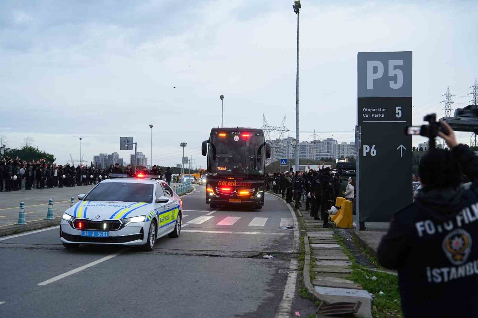 Galatasaray, Atatürk Olimpiyat Stadyumu’na ulaştı
