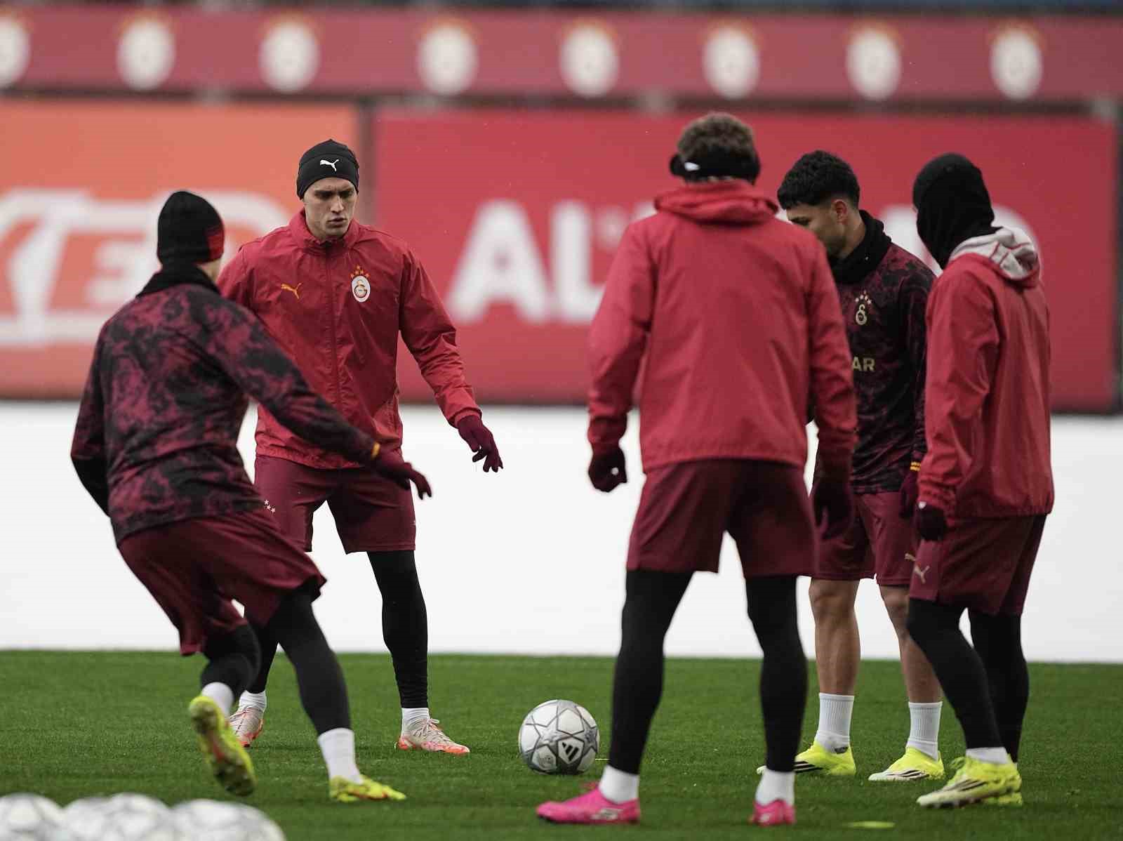 Galatasaray, Atletico Madrid maçı hazırlıklarını sürdürdü
