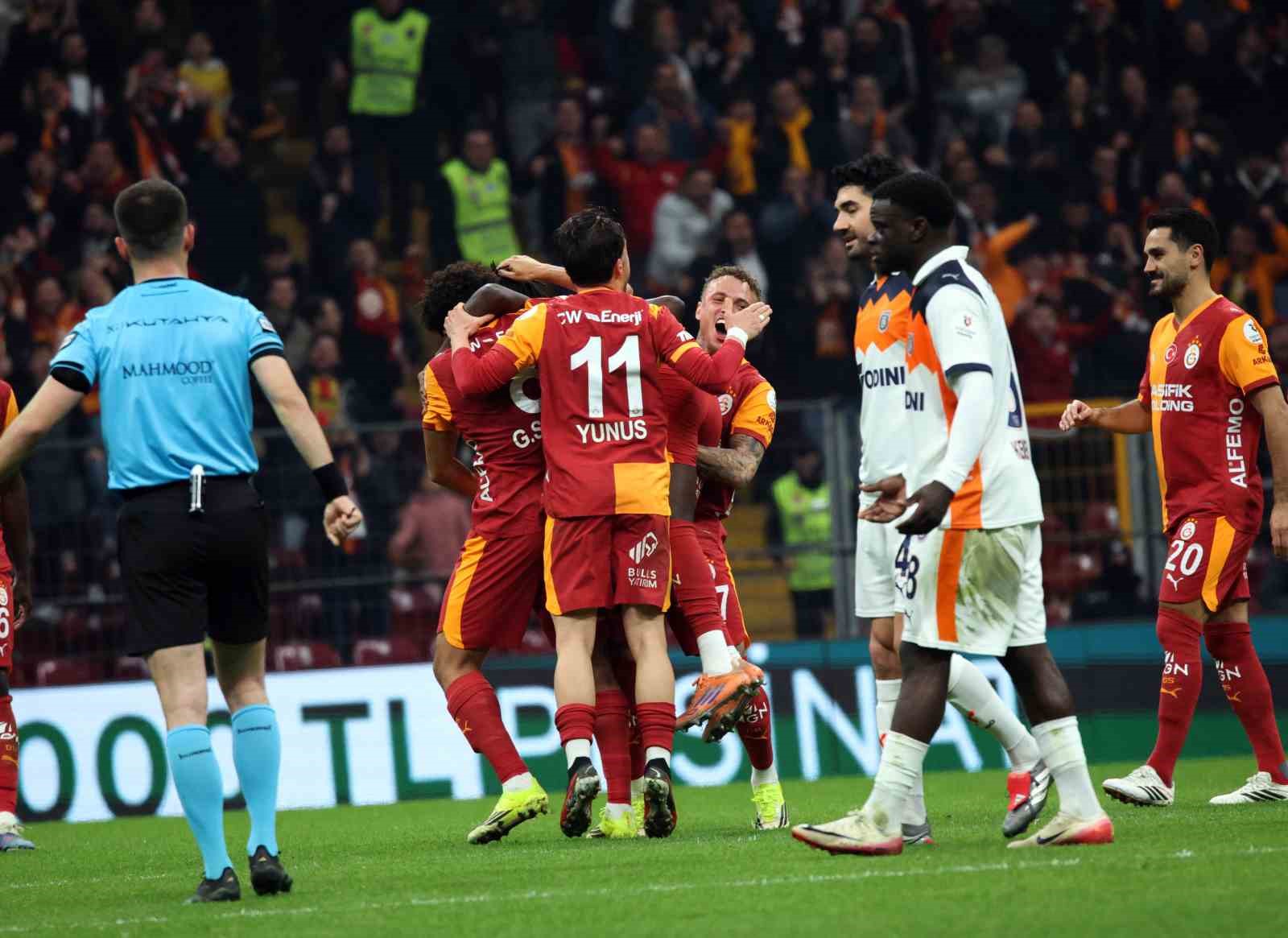 Galatasaray, Başakşehir ile bu sezon oynadığı 3 maçı da kazandı

