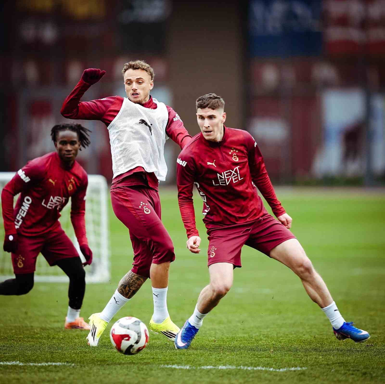 Galatasaray, Başakşehir maçı hazırlıklarına başladı
