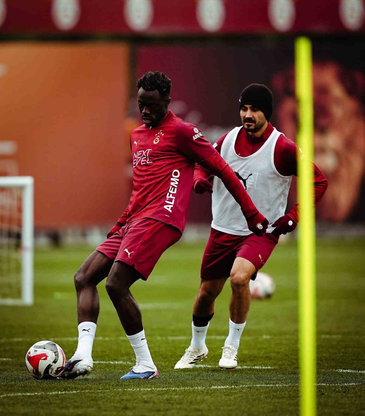 Galatasaray, Başakşehir maçı hazırlıklarına başladı
